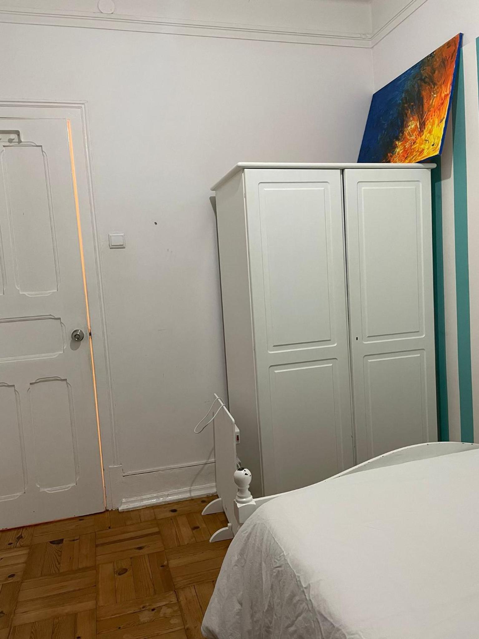 Nautic M1 R2 - Classy & Cozy Double Room with Shared Bathroom in Marques Pombal view 5
