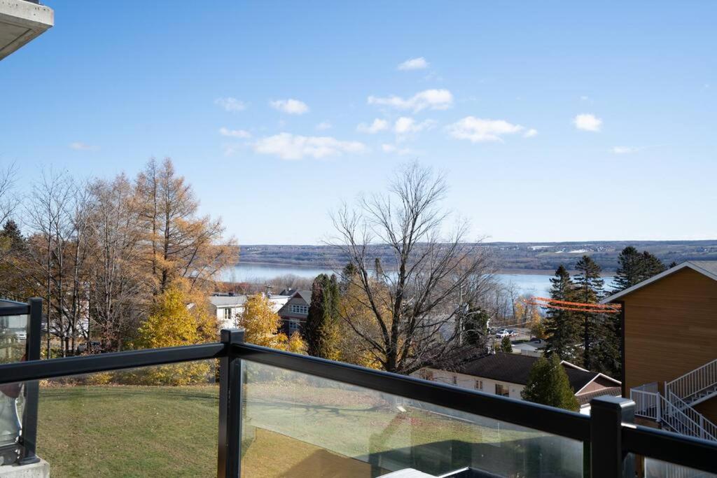 INITIAL - ESPACE SOLEIL - Chutes-Montmorency + VUE