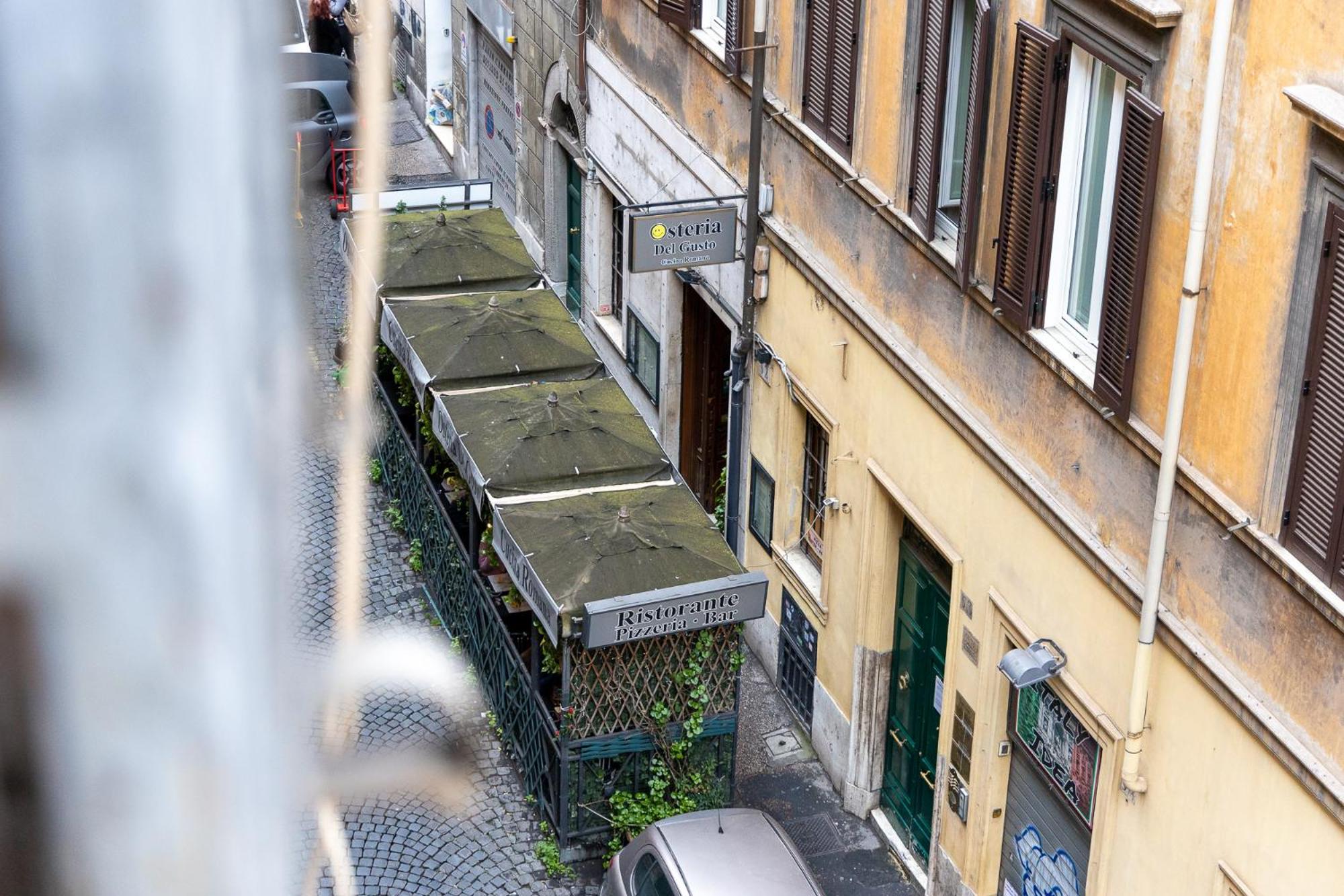 Trevi Rome Central House