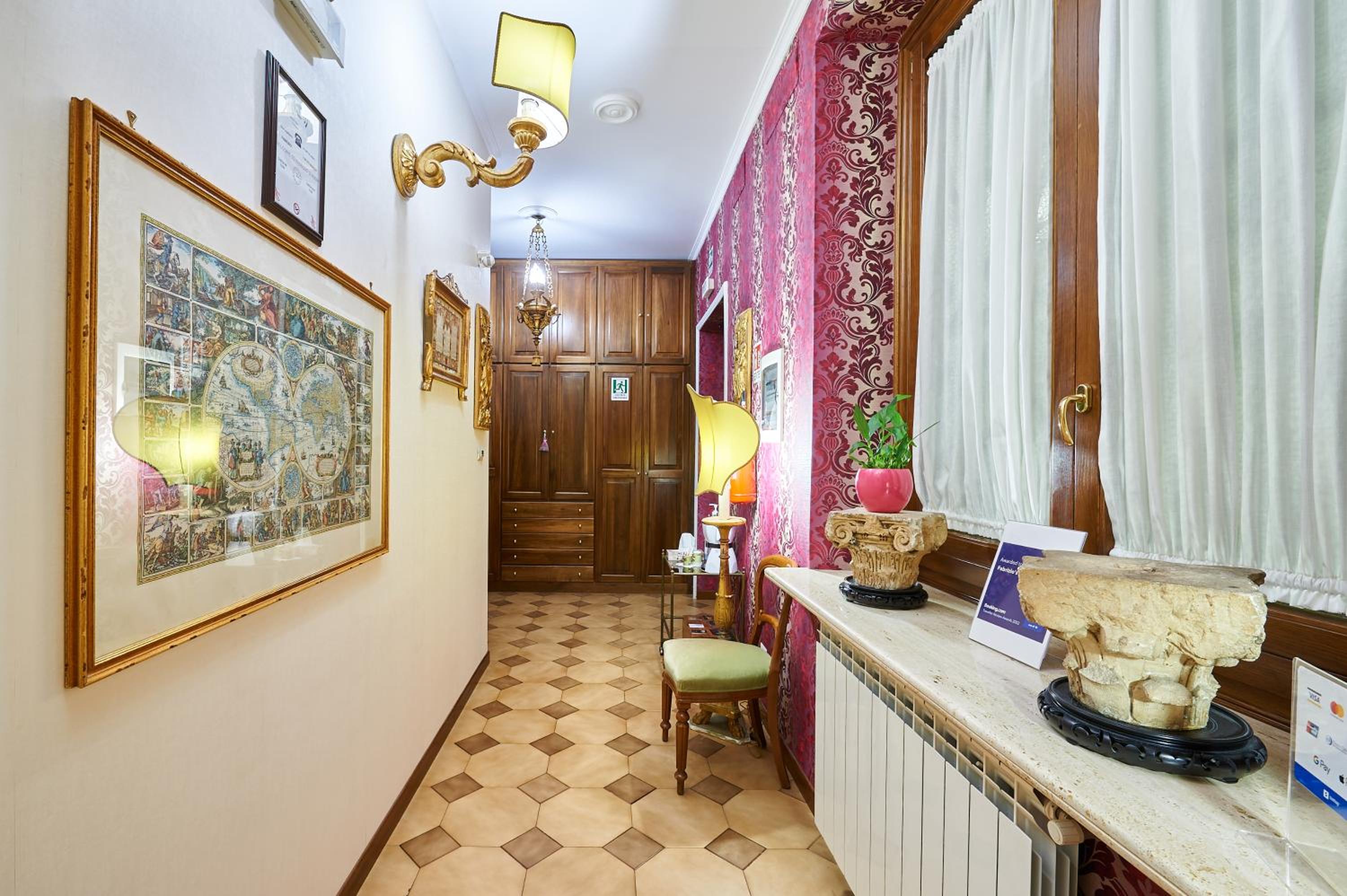 Fabrizio's Rooms