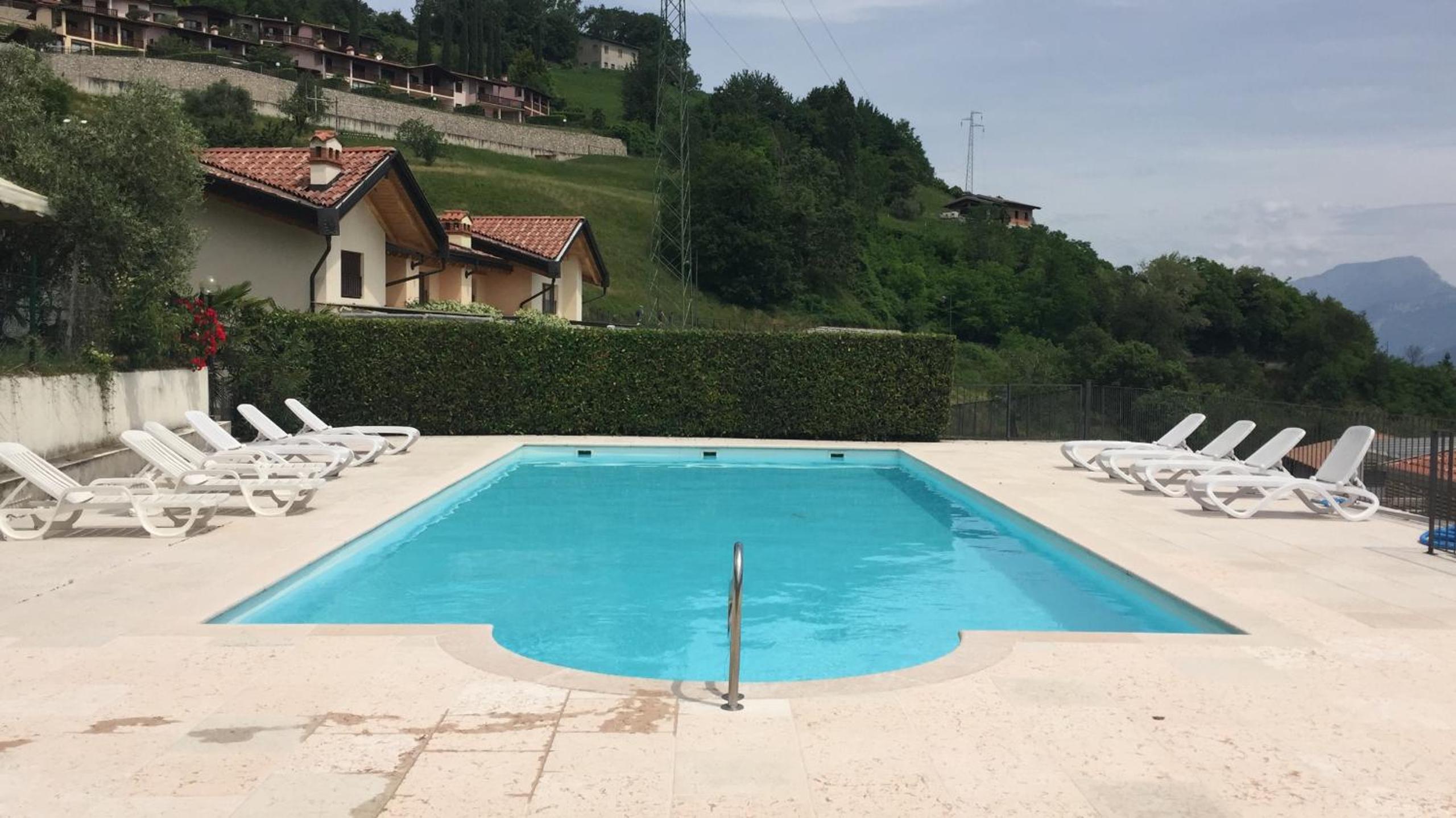 Carlino Appartamento giardino e piscina by Garda Domus Mea view 3