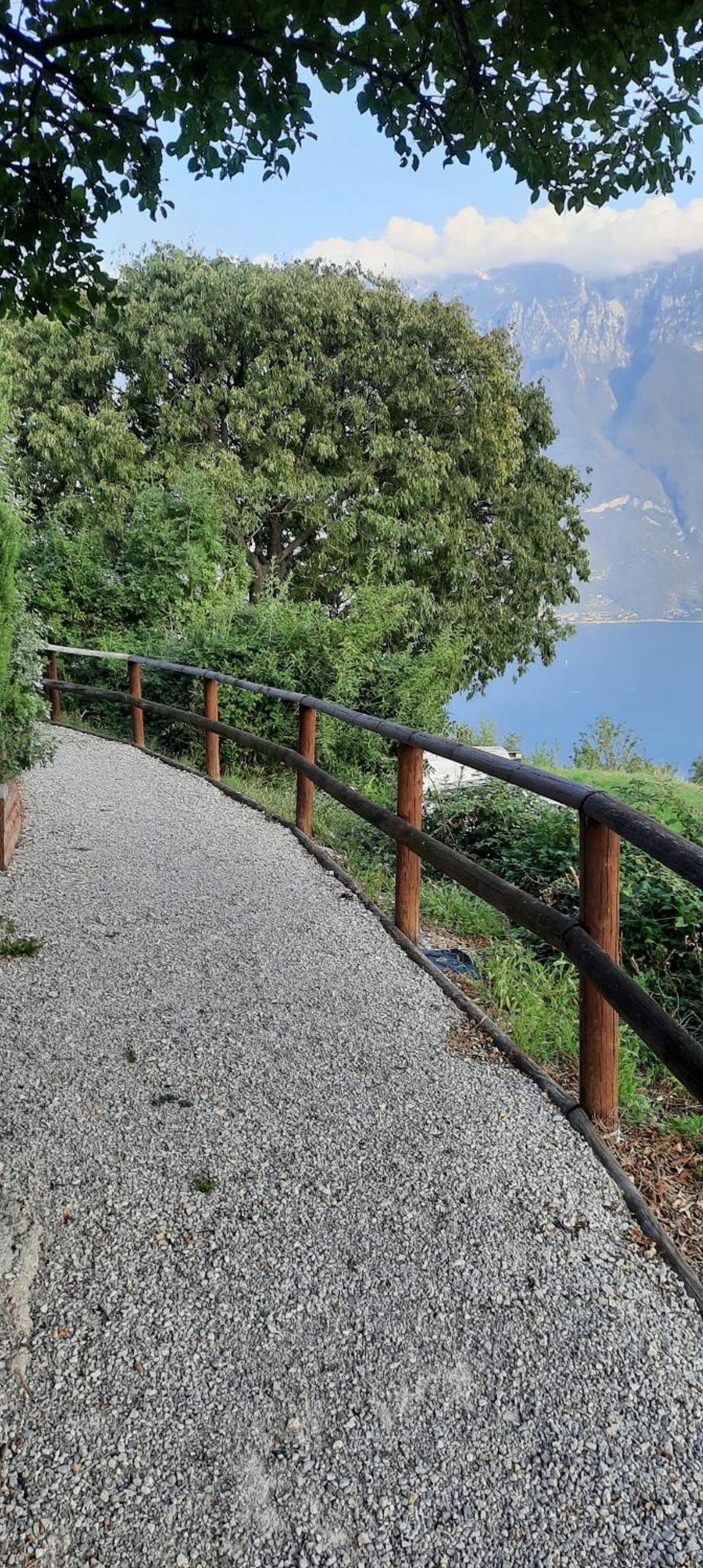 Carlino Appartamento giardino e piscina by Garda Domus Mea view 5