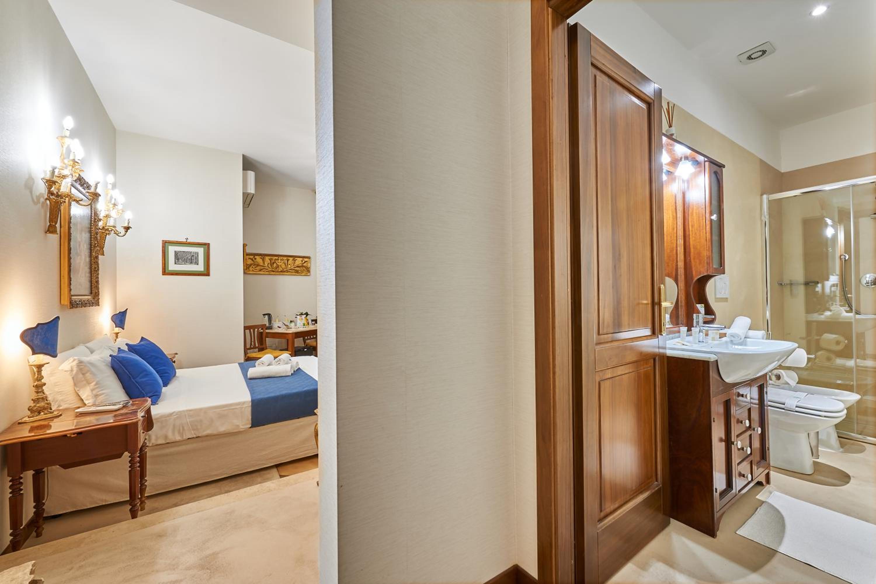 Fabrizio's Rooms