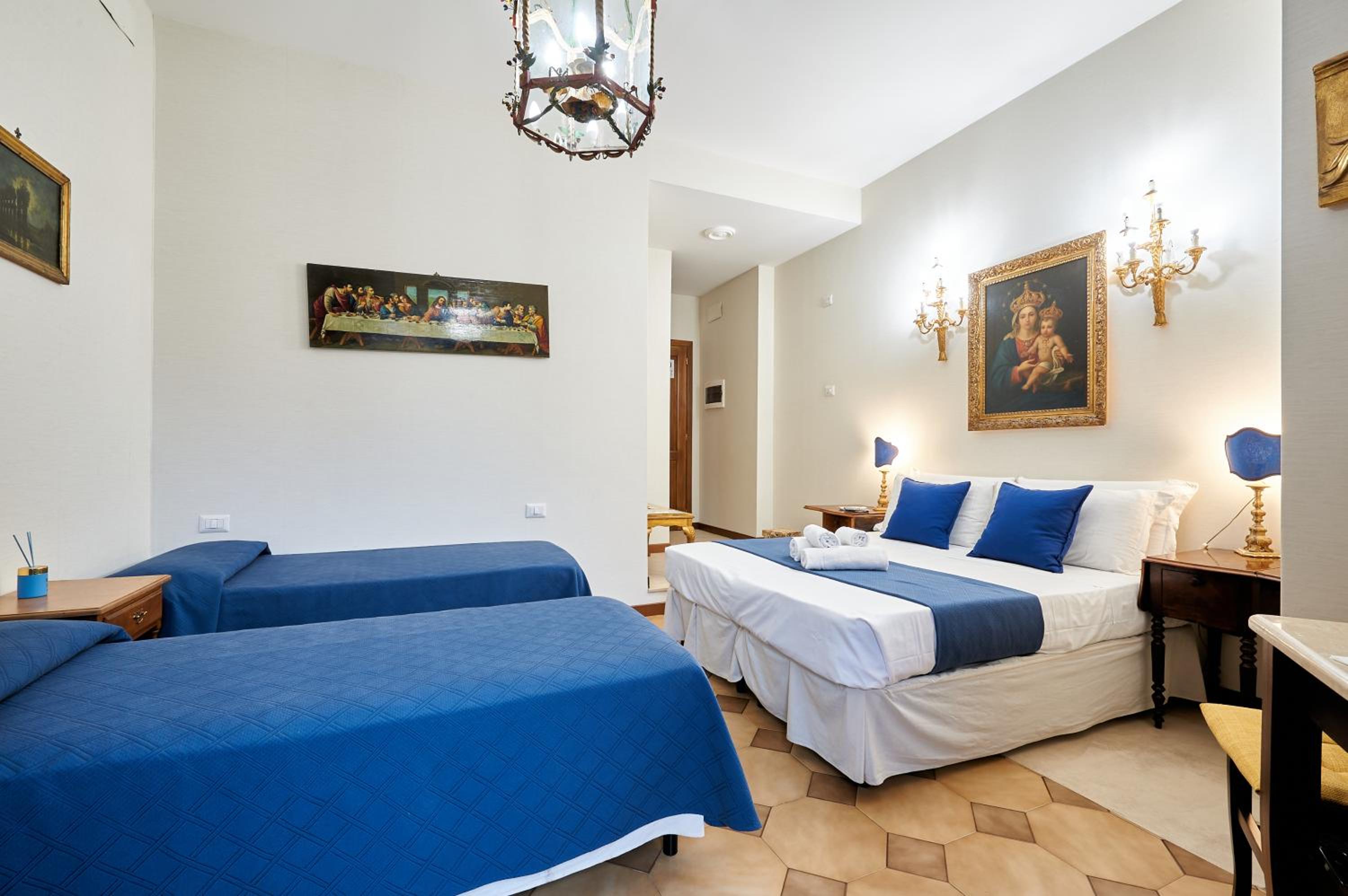 Fabrizio's Rooms