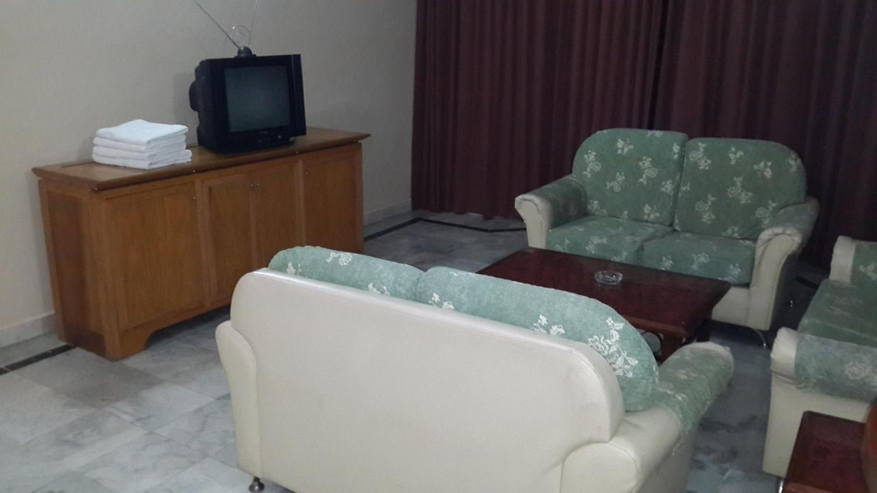 Golden City Apartment - Leisure Holiday Resorts