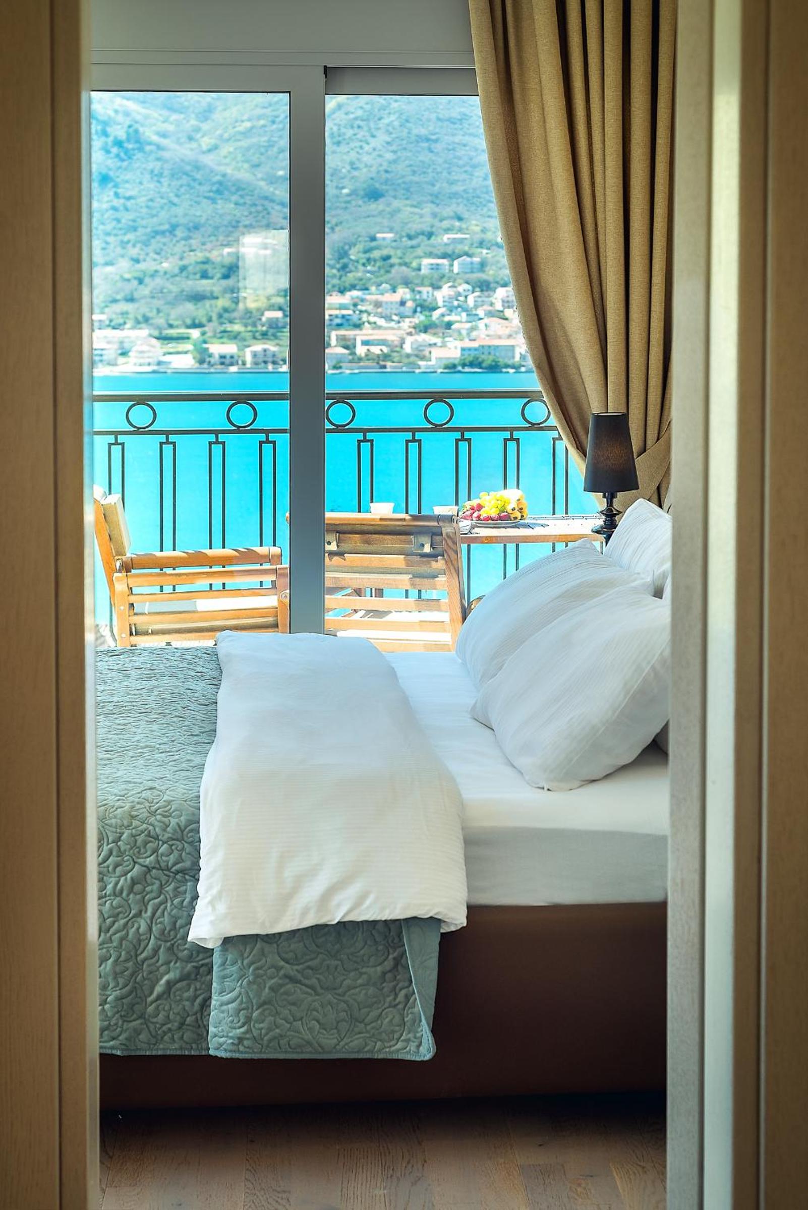 2MONTENEGRO LIMETA APARTMENTS with pool view 5