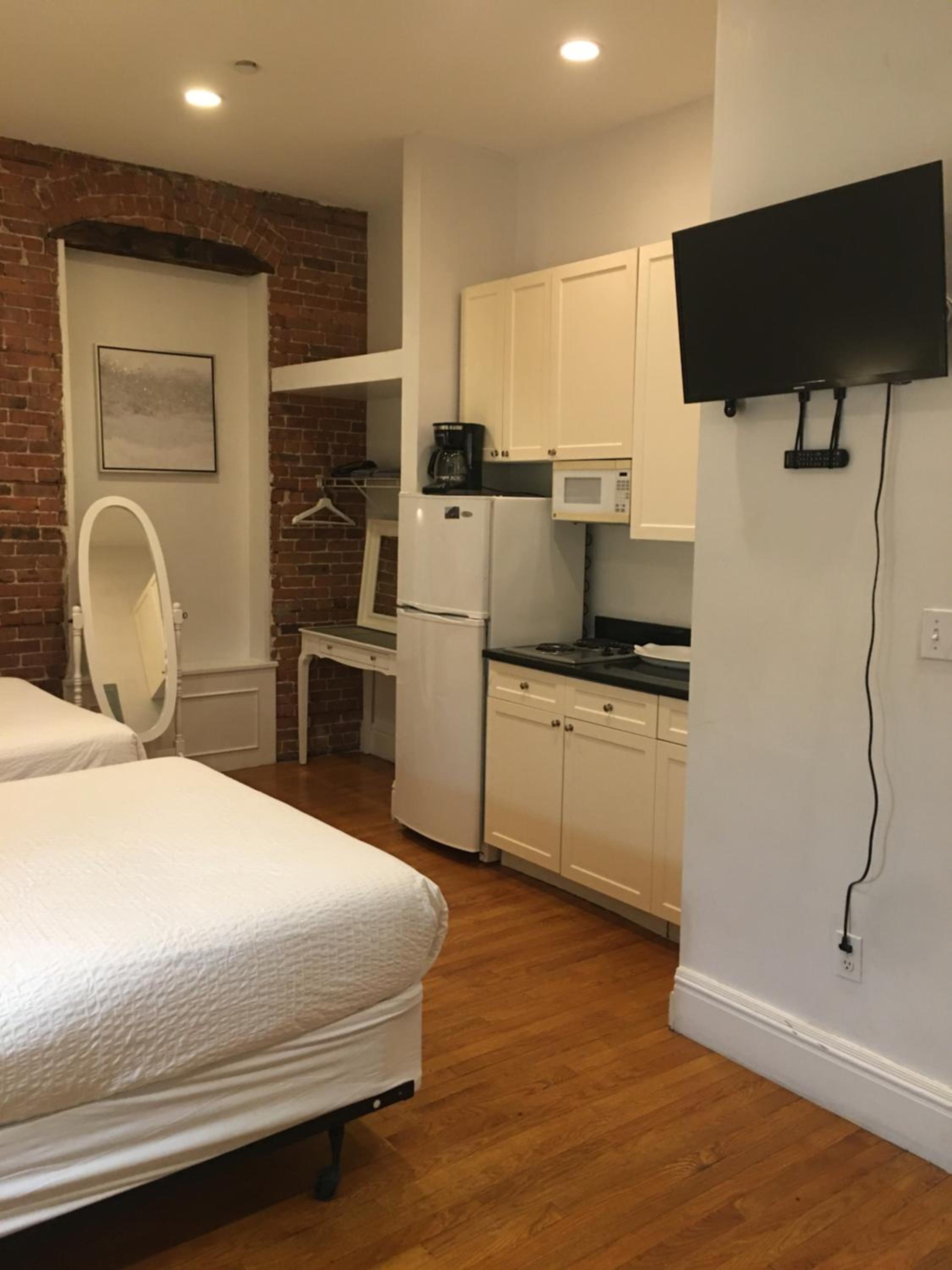 Hansem stay near Empire State Building