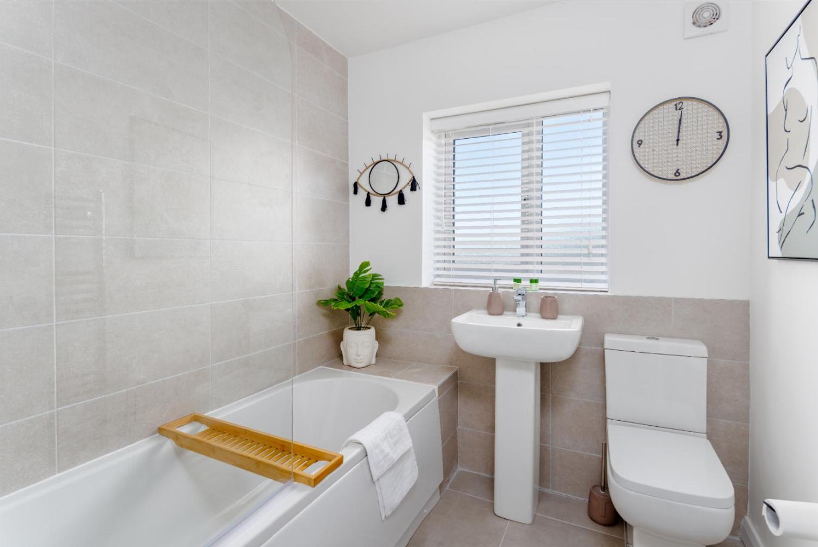 Everton Valley House - Air Host & Stay - Close to city centre view 4