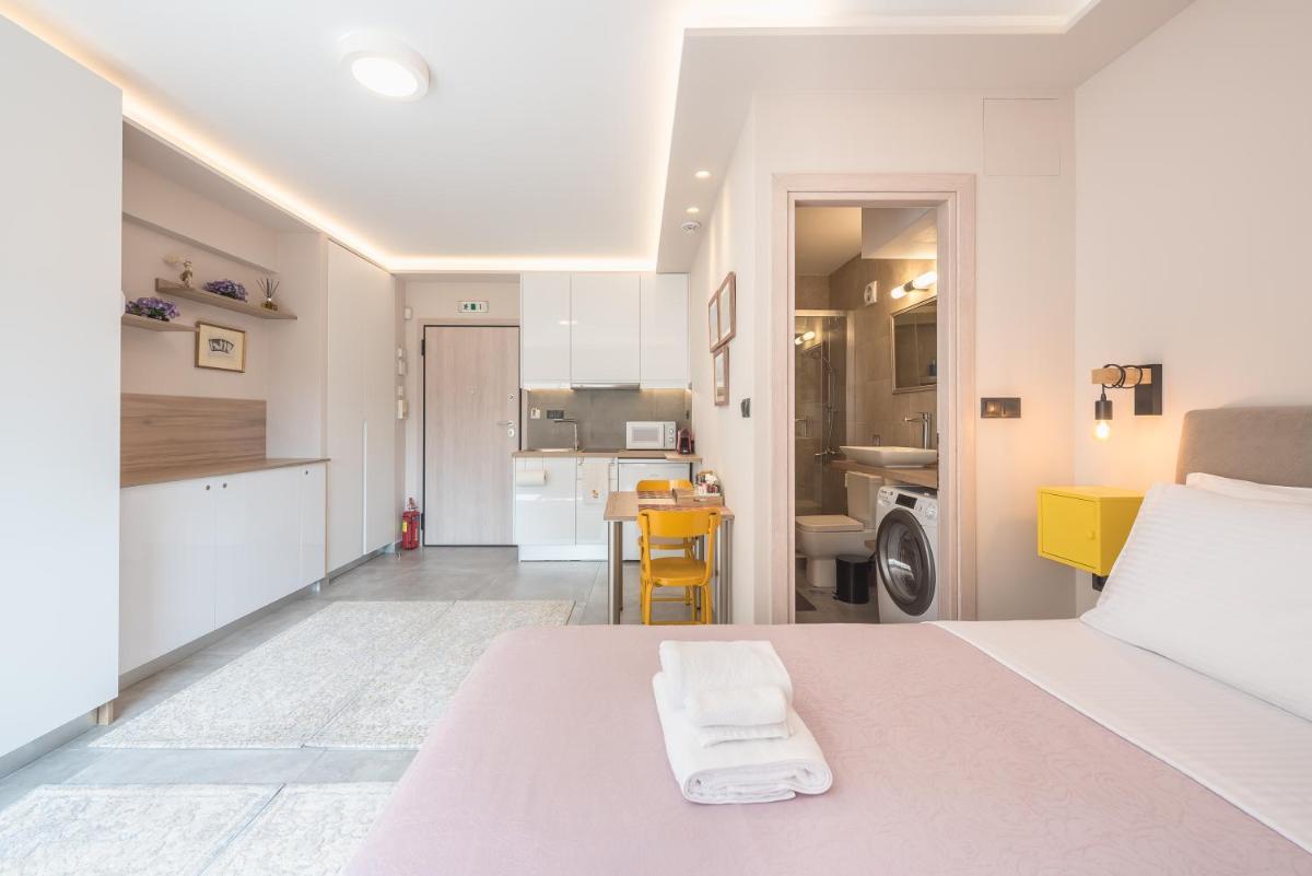 ✰Bright, Renovated, Spacious and Cozy Studio✰