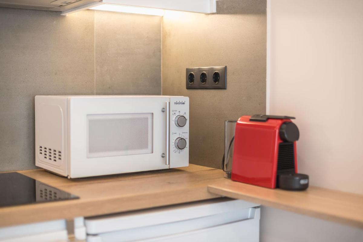✰Bright, Renovated, Spacious and Cozy Studio✰