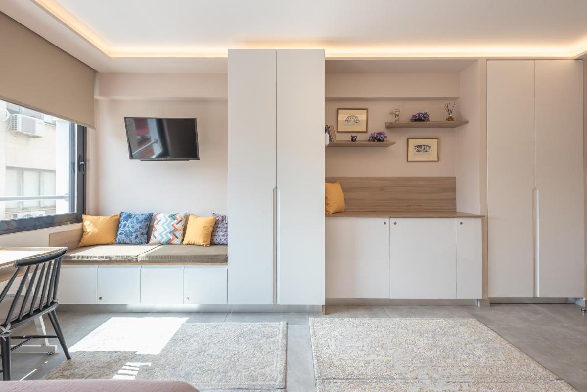 ✰Bright, Renovated, Spacious and Cozy Studio✰