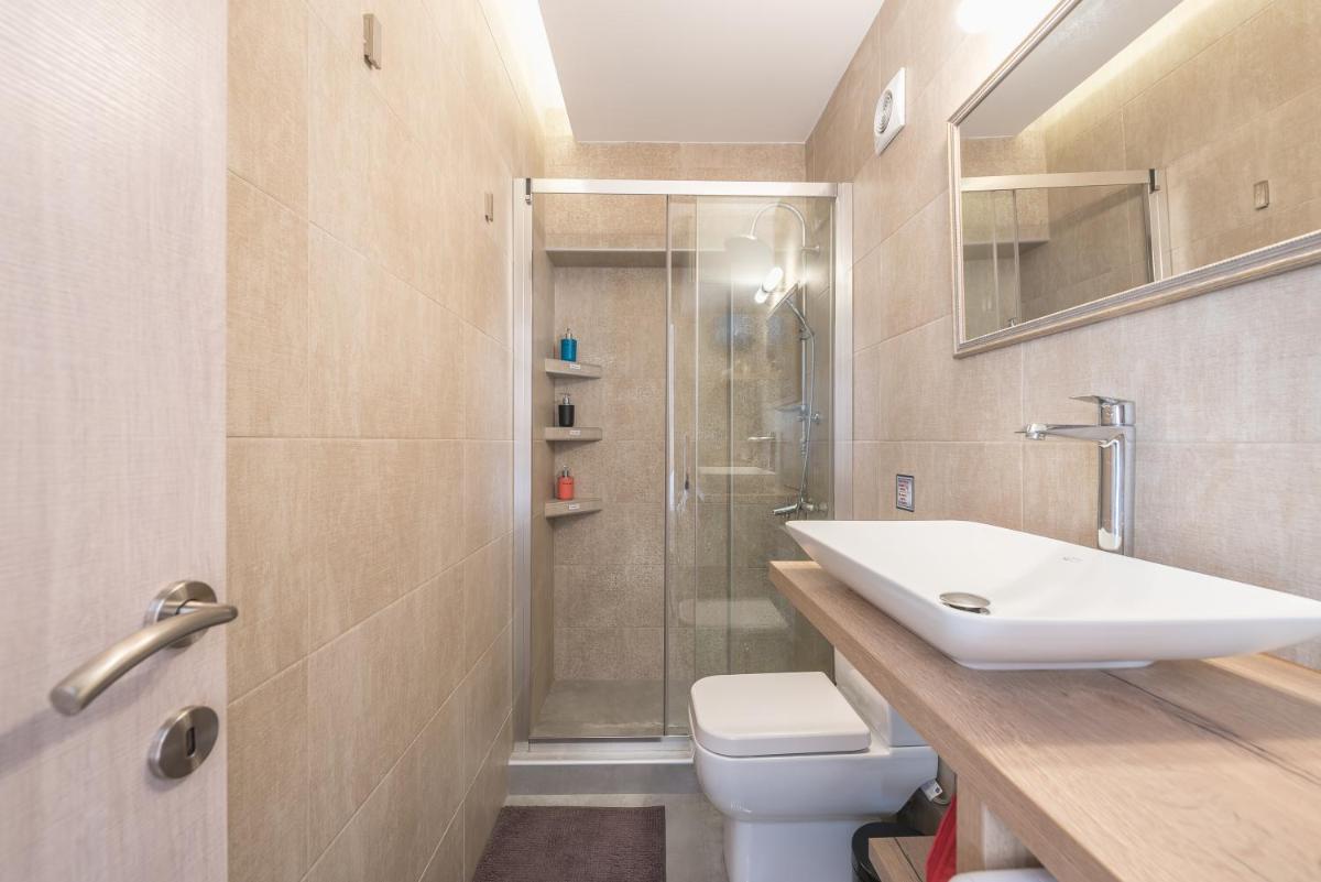 ✰Bright, Renovated, Spacious and Cozy Studio✰