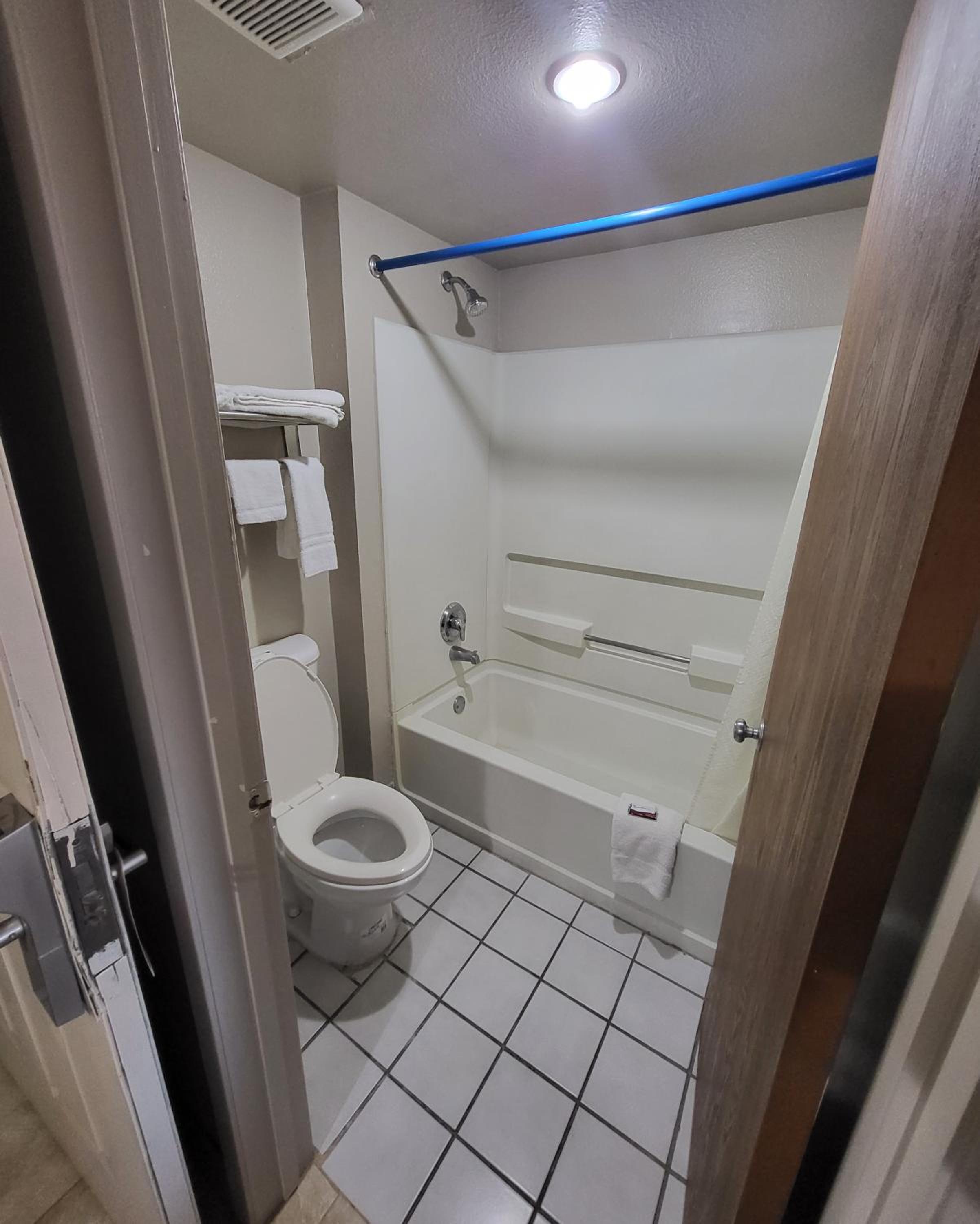 Hallmark Inn and Suites - Image 3