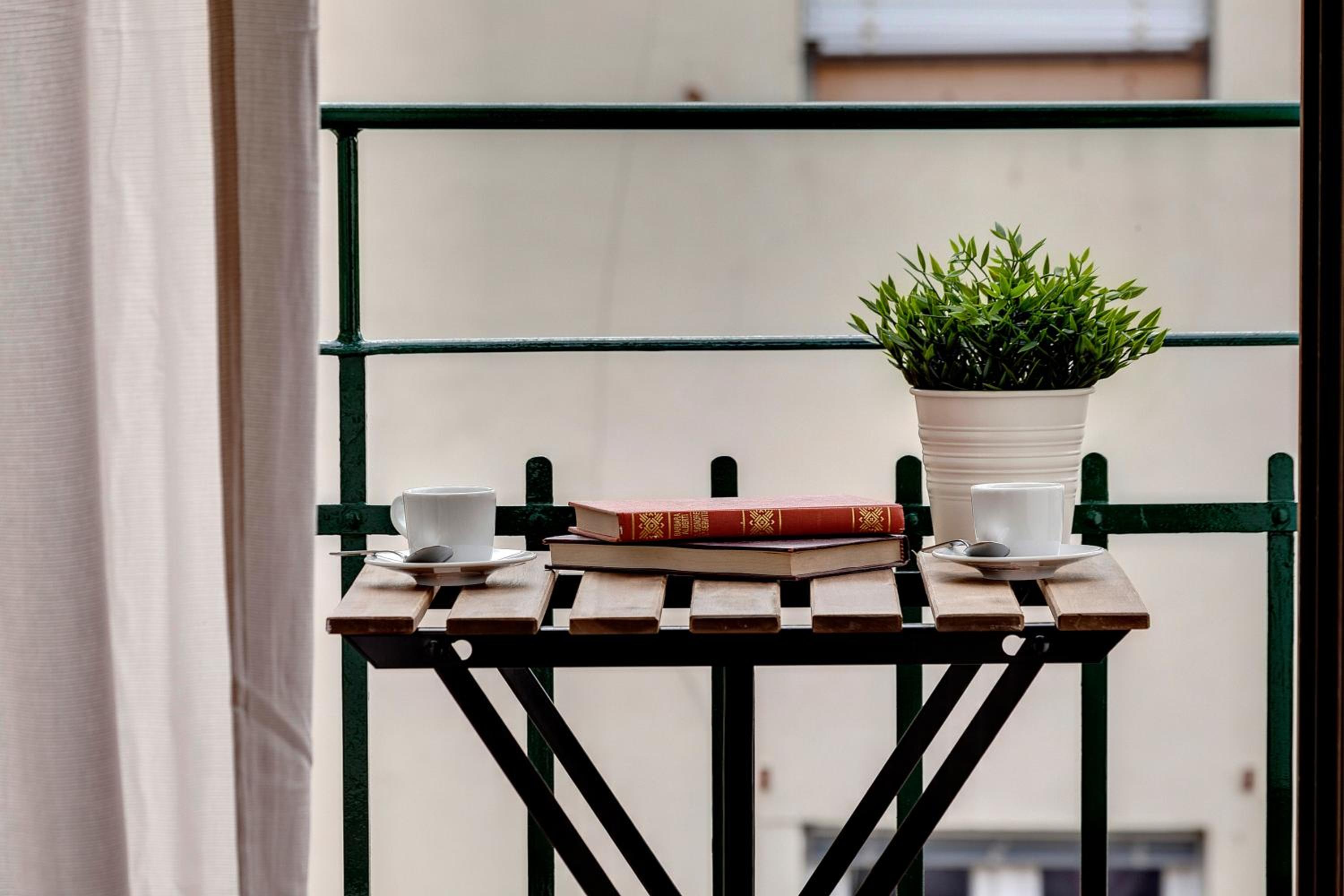 Maddalena Apartment by Mamo Florence