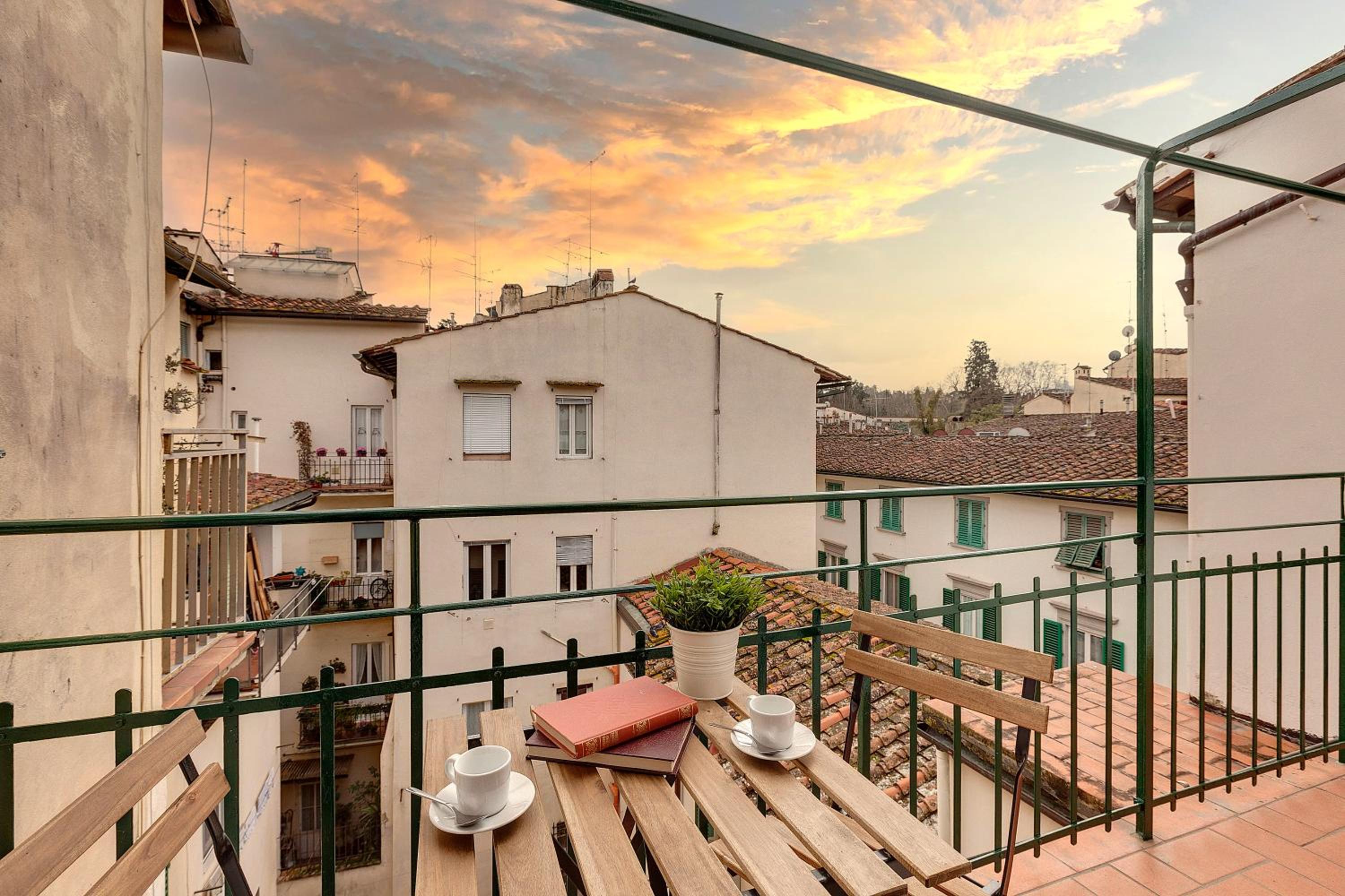 Maddalena Apartment by Mamo Florence