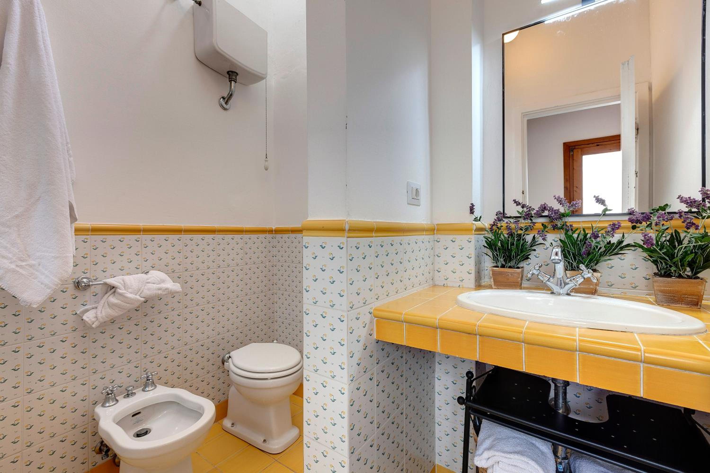 Maddalena Apartment by Mamo Florence