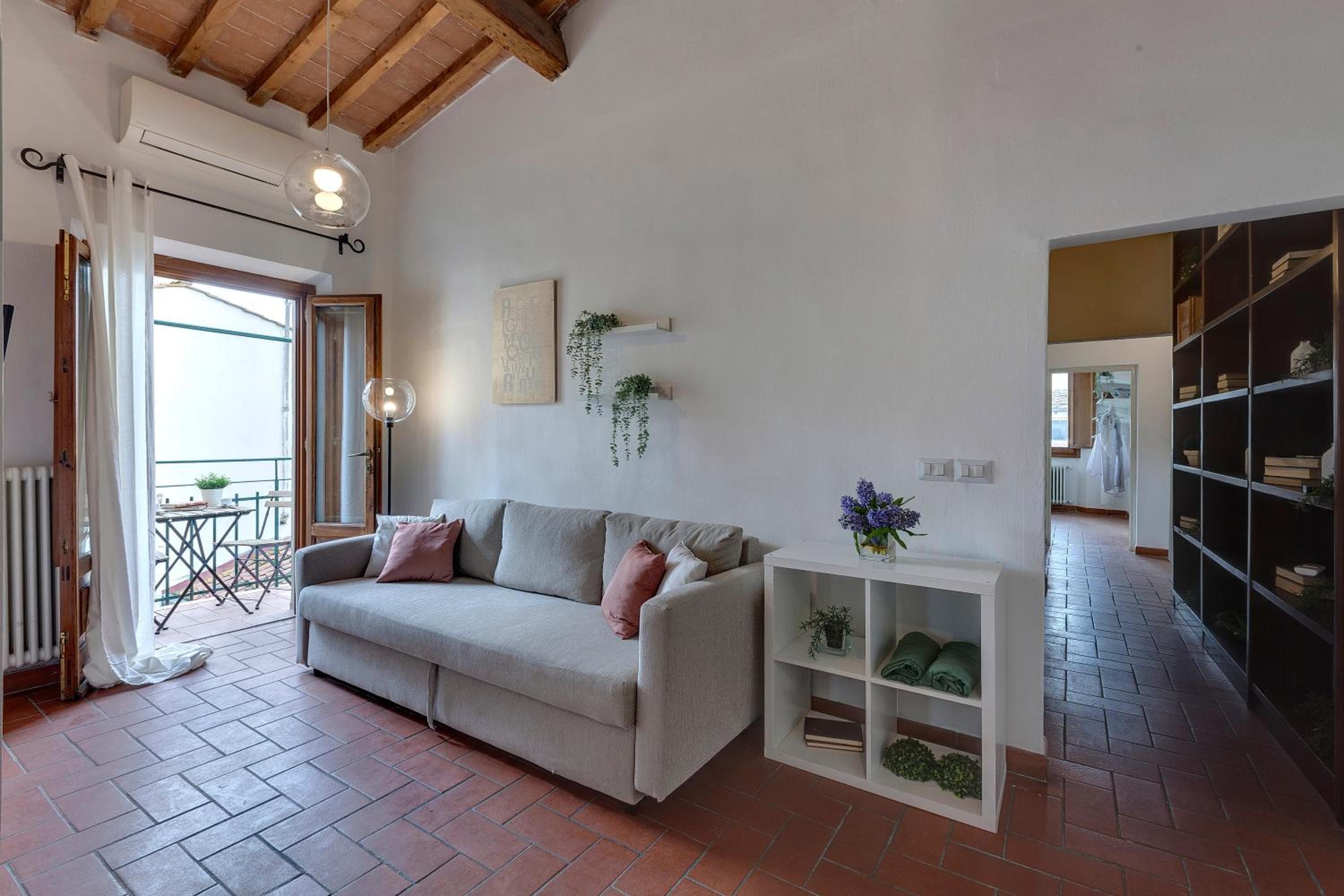 Maddalena Apartment by Mamo Florence