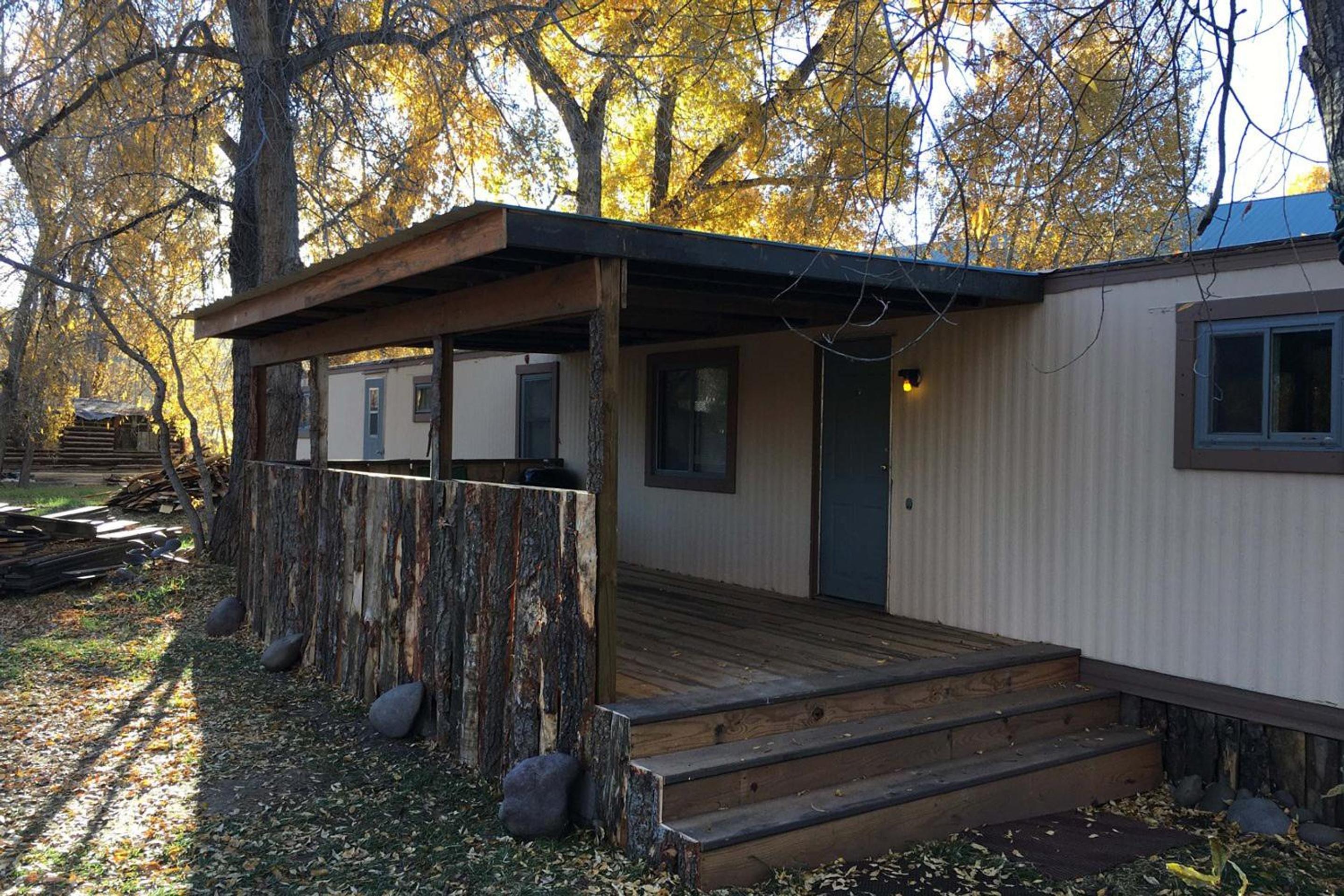 Elkhorn Lodge
