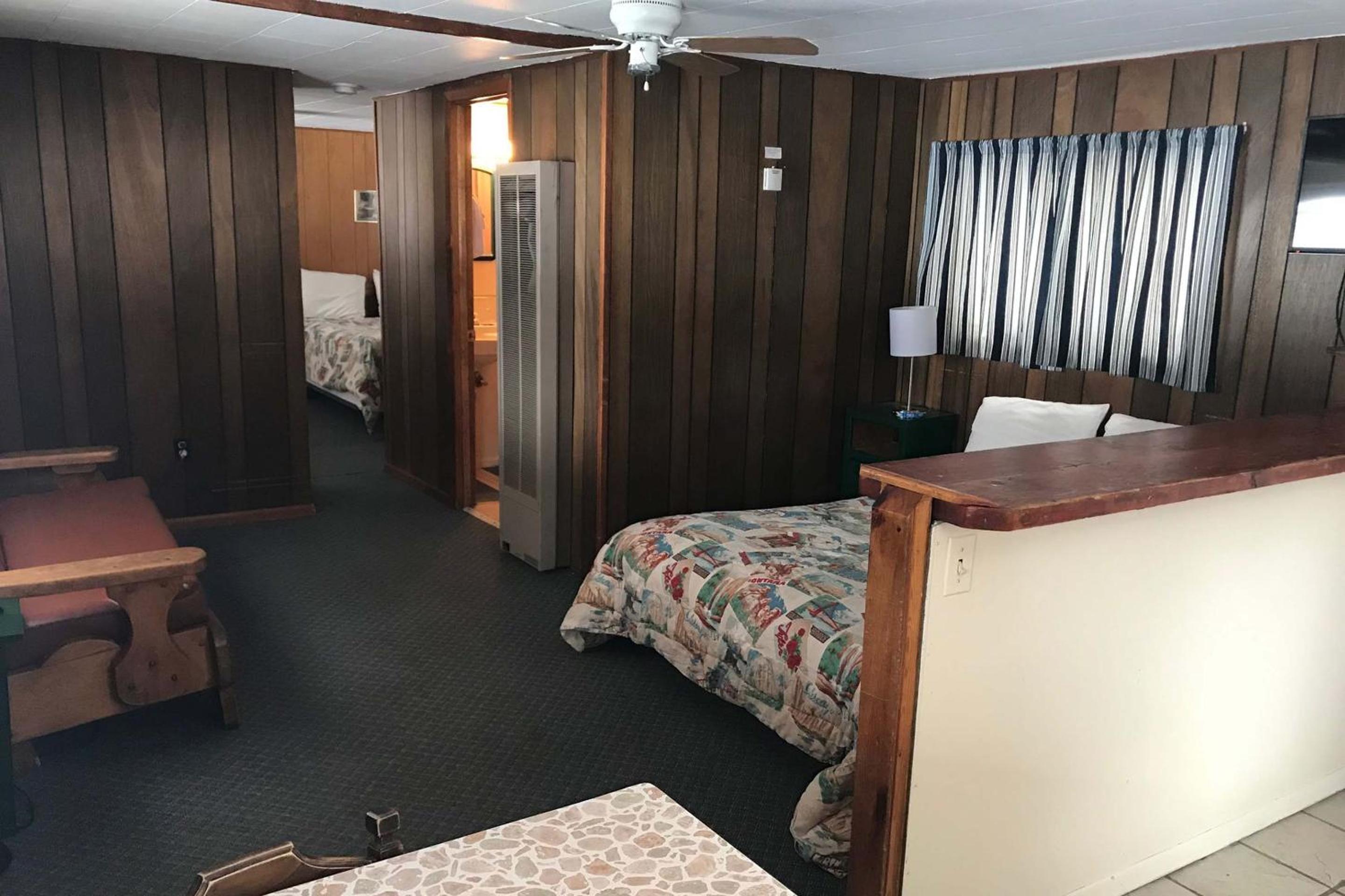 Elkhorn Lodge
