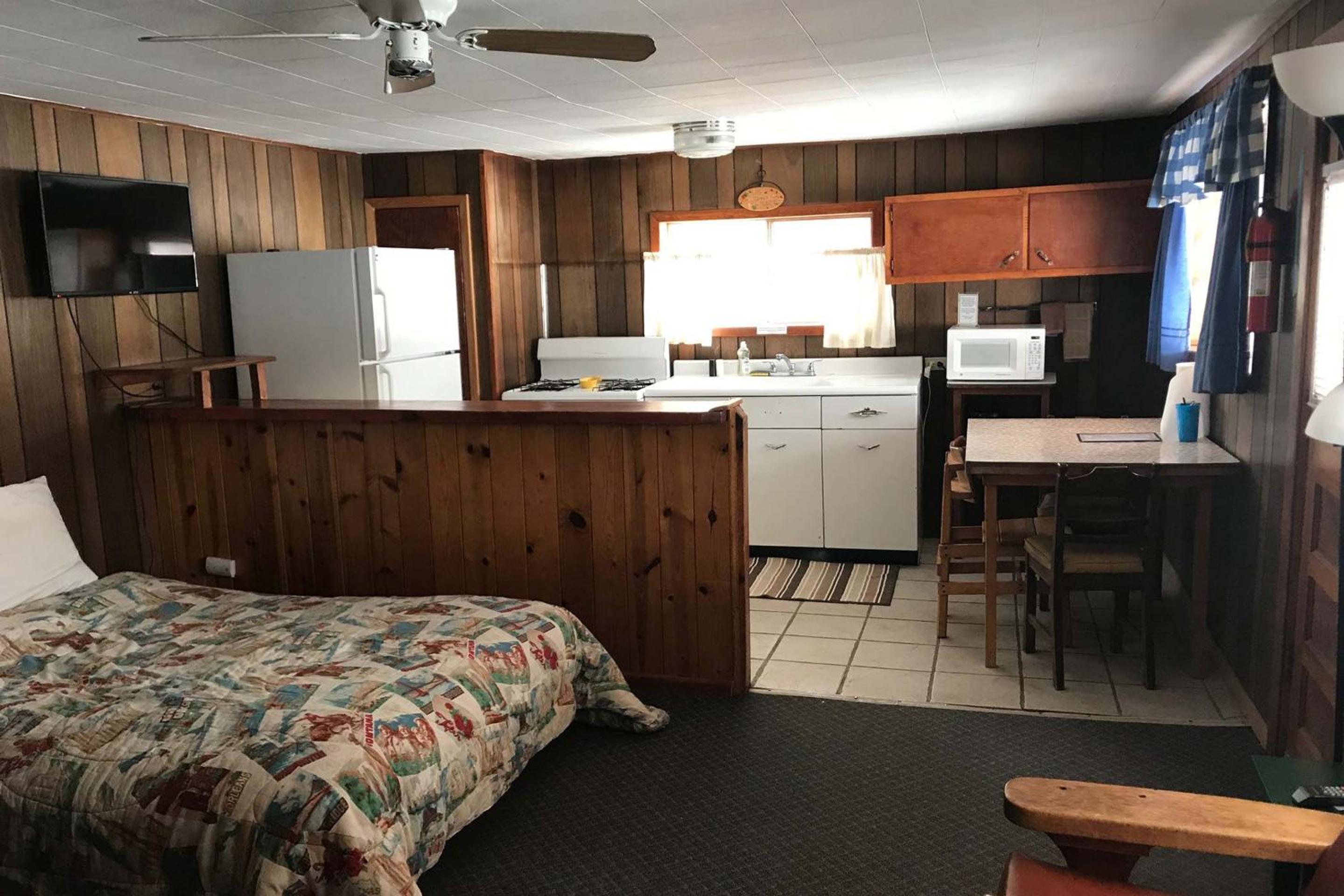Elkhorn Lodge