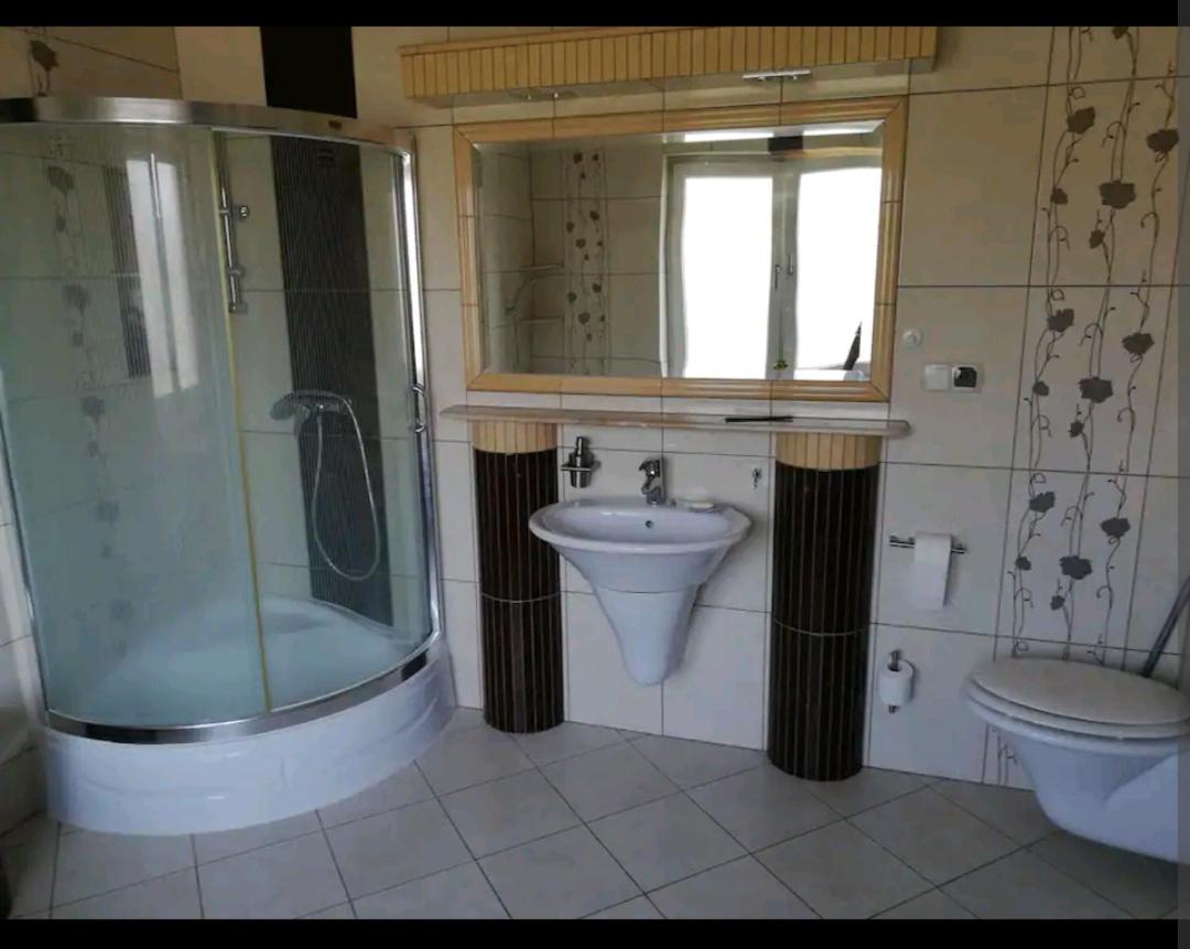 Apartament w domu z kominkiem i ogrodem view 2