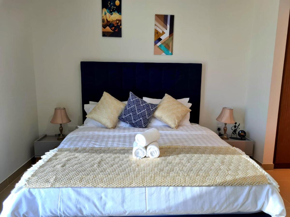 Luxury Marina Apartment 1