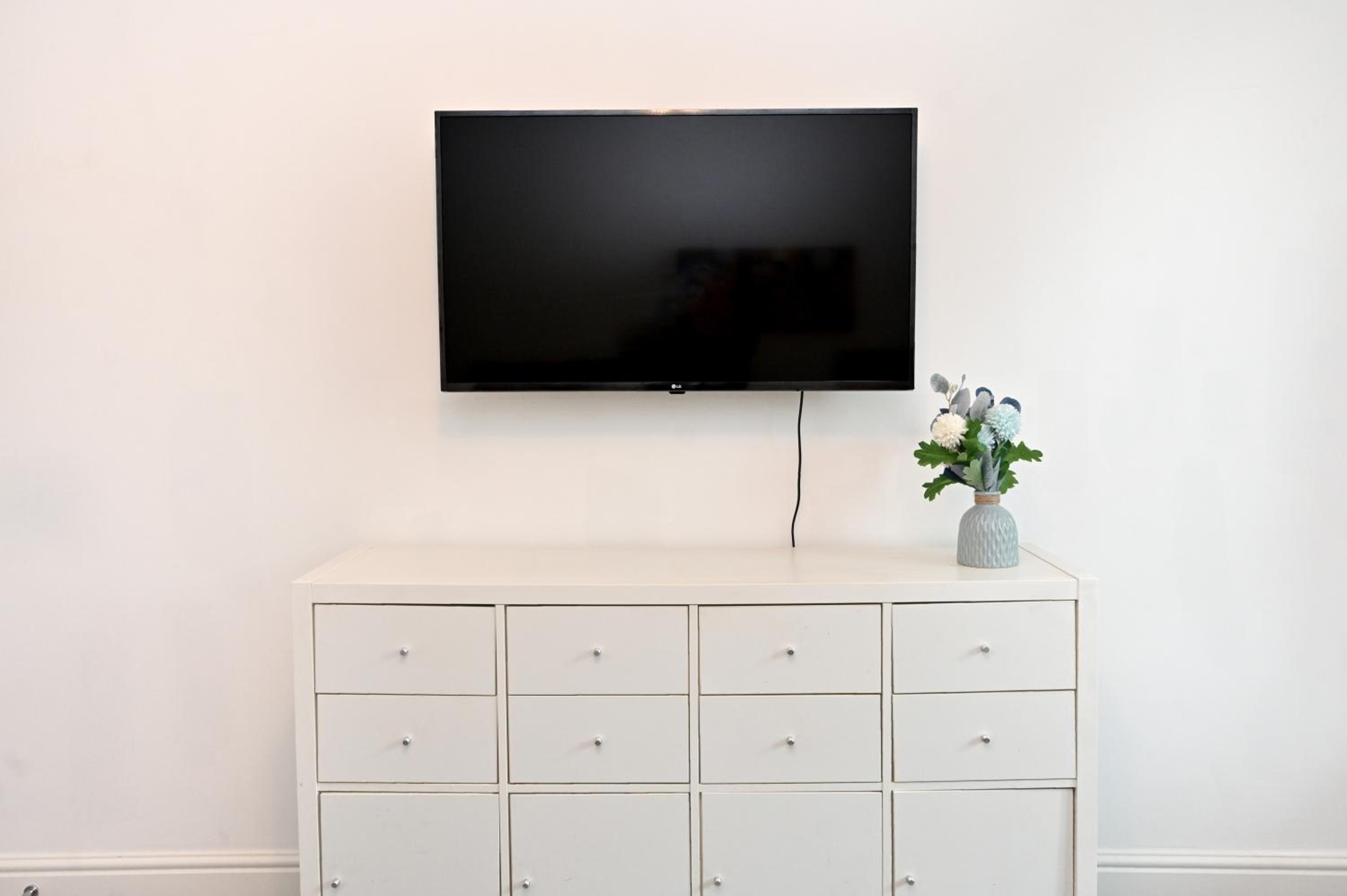 Luxury 2Bedroom - 2Bath - Prime location - Patio