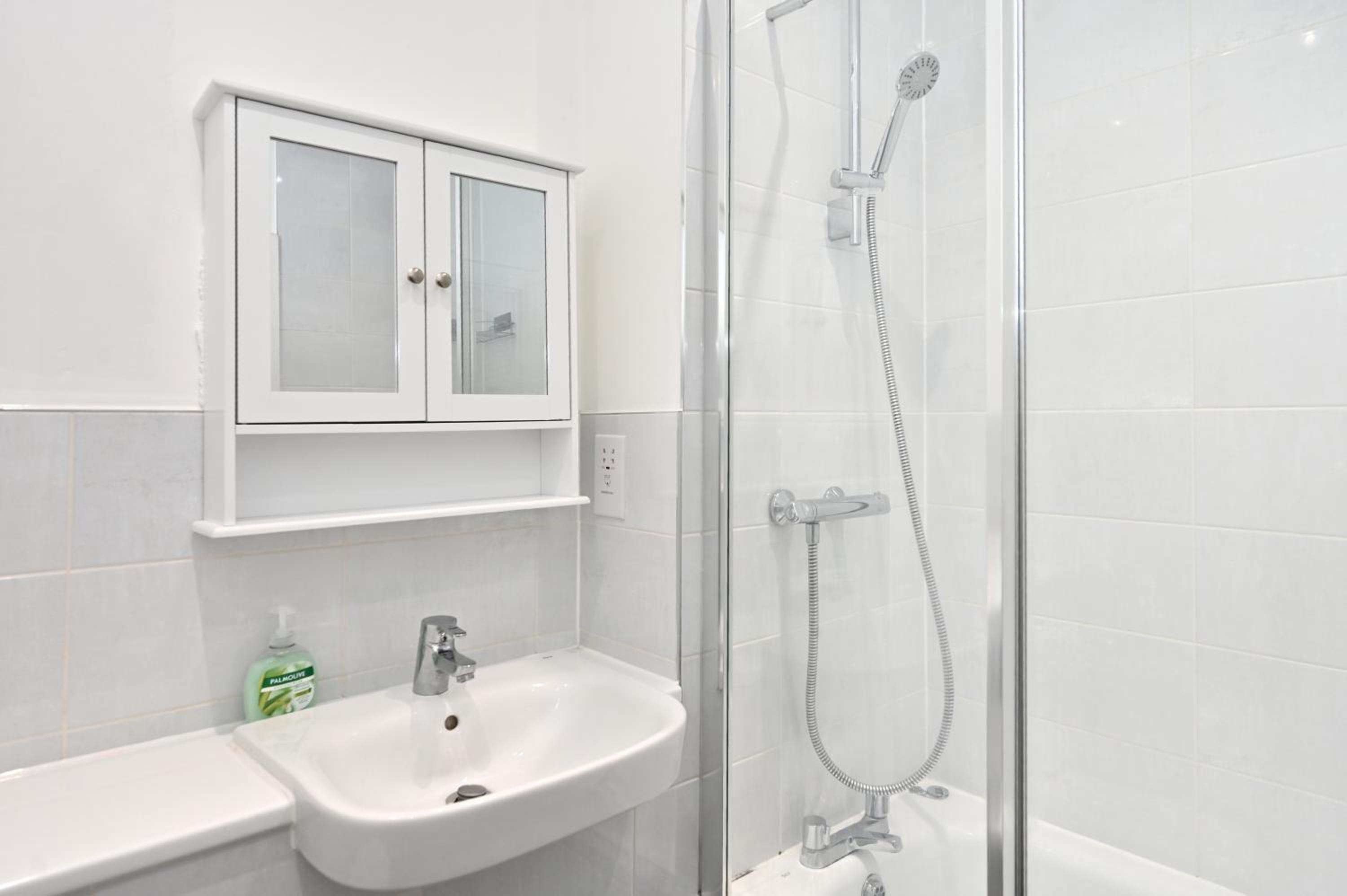 Luxury 2Bedroom - 2Bath - Prime location - Patio