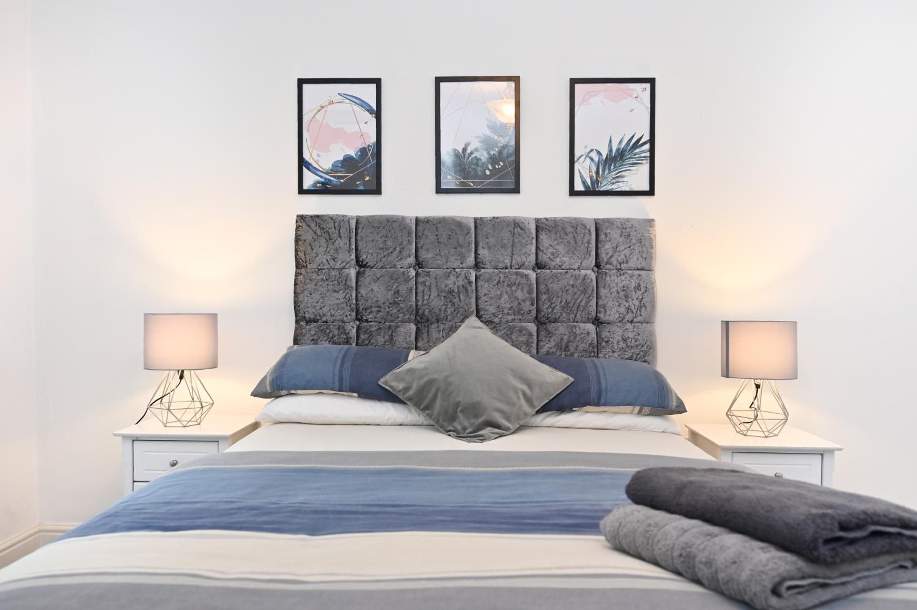 Luxury 2Bedroom - 2Bath - Prime location - Patio