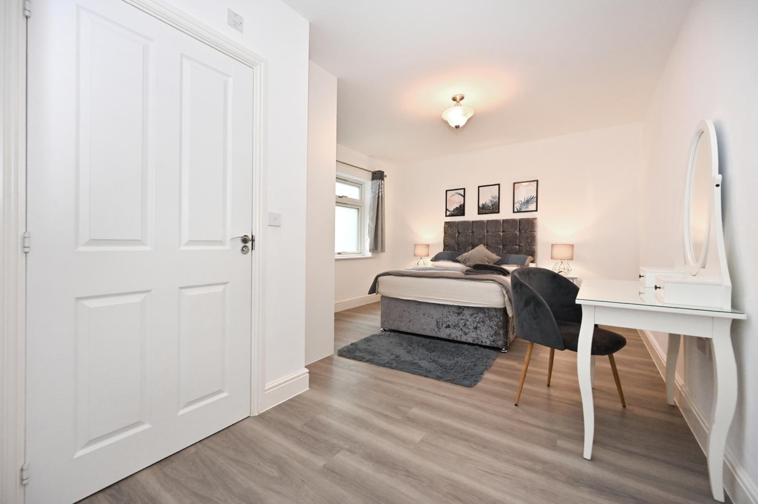 Luxury 2Bedroom - 2Bath - Prime location - Patio