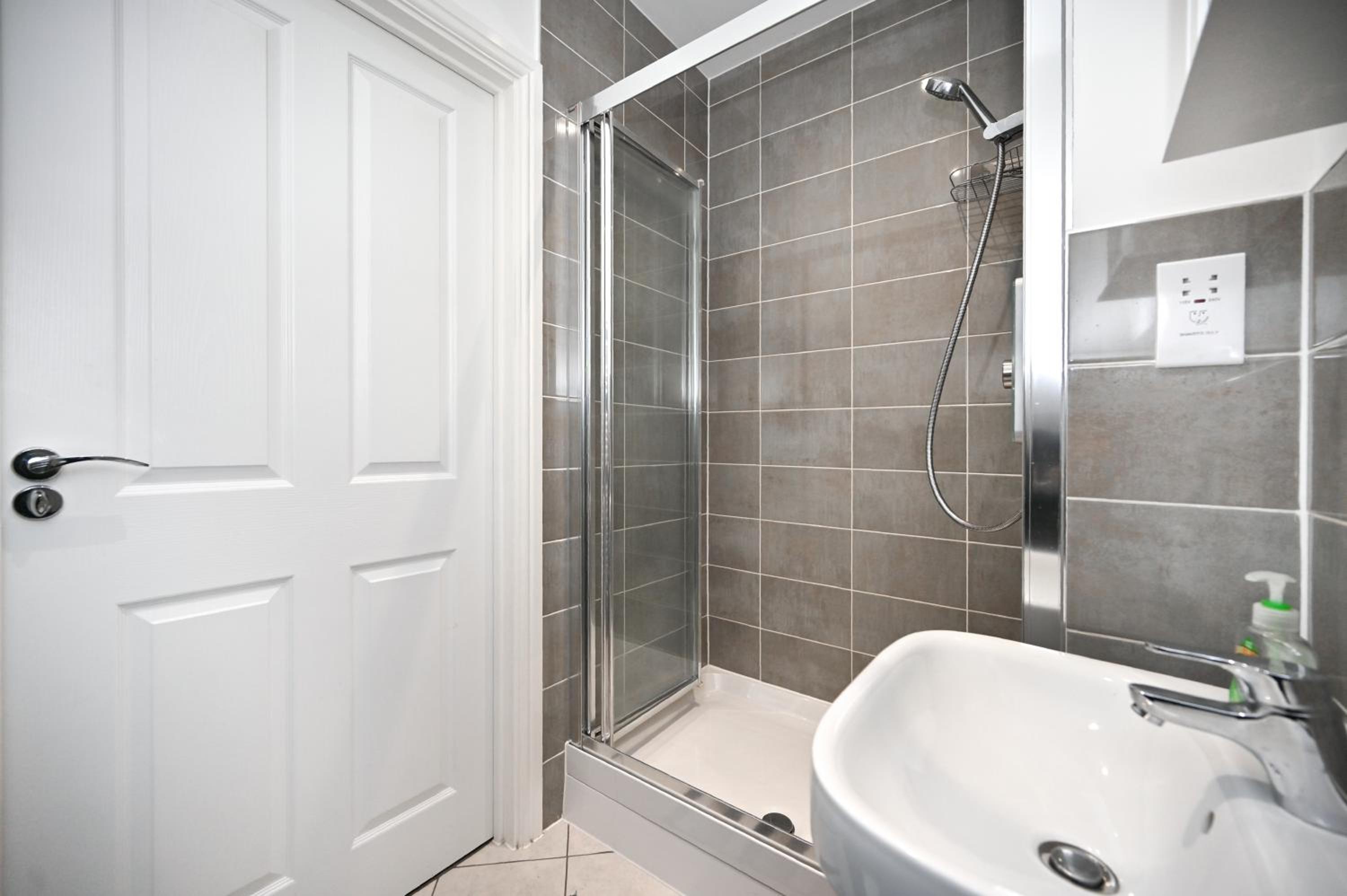 Luxury 2Bedroom - 2Bath - Prime location - Patio