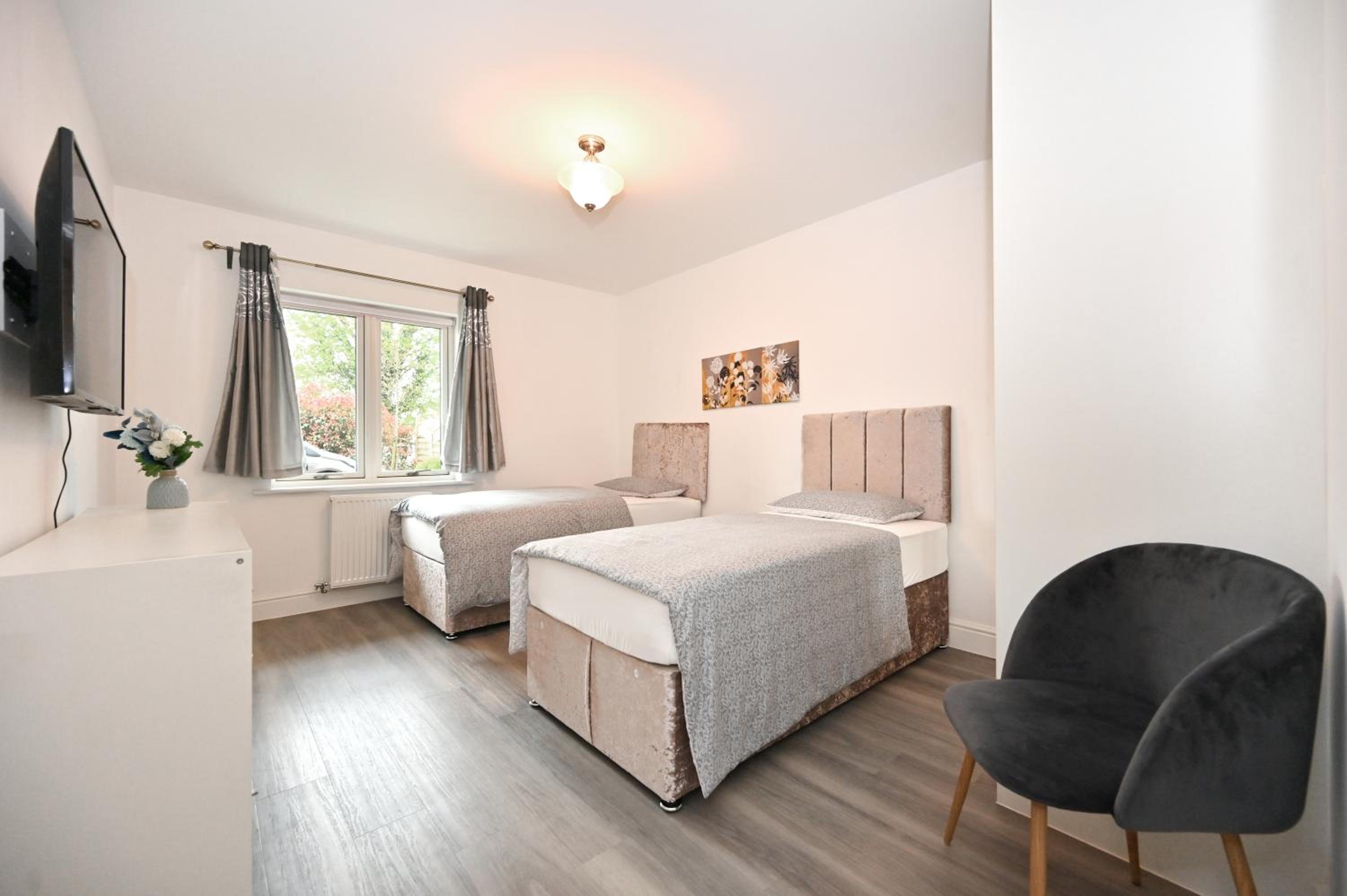 Luxury 2Bedroom - 2Bath - Prime location - Patio