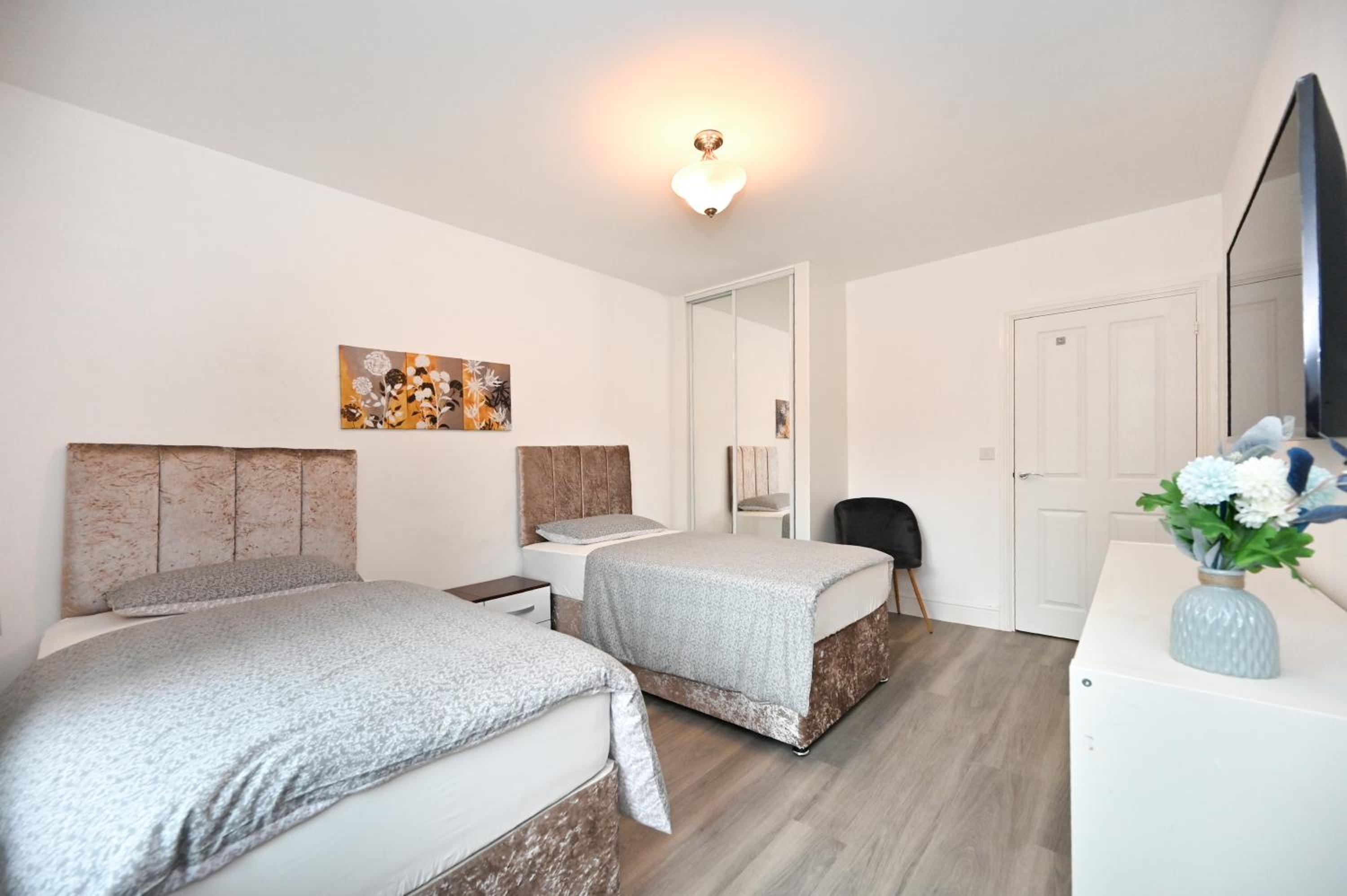 Luxury 2Bedroom - 2Bath - Prime location - Patio