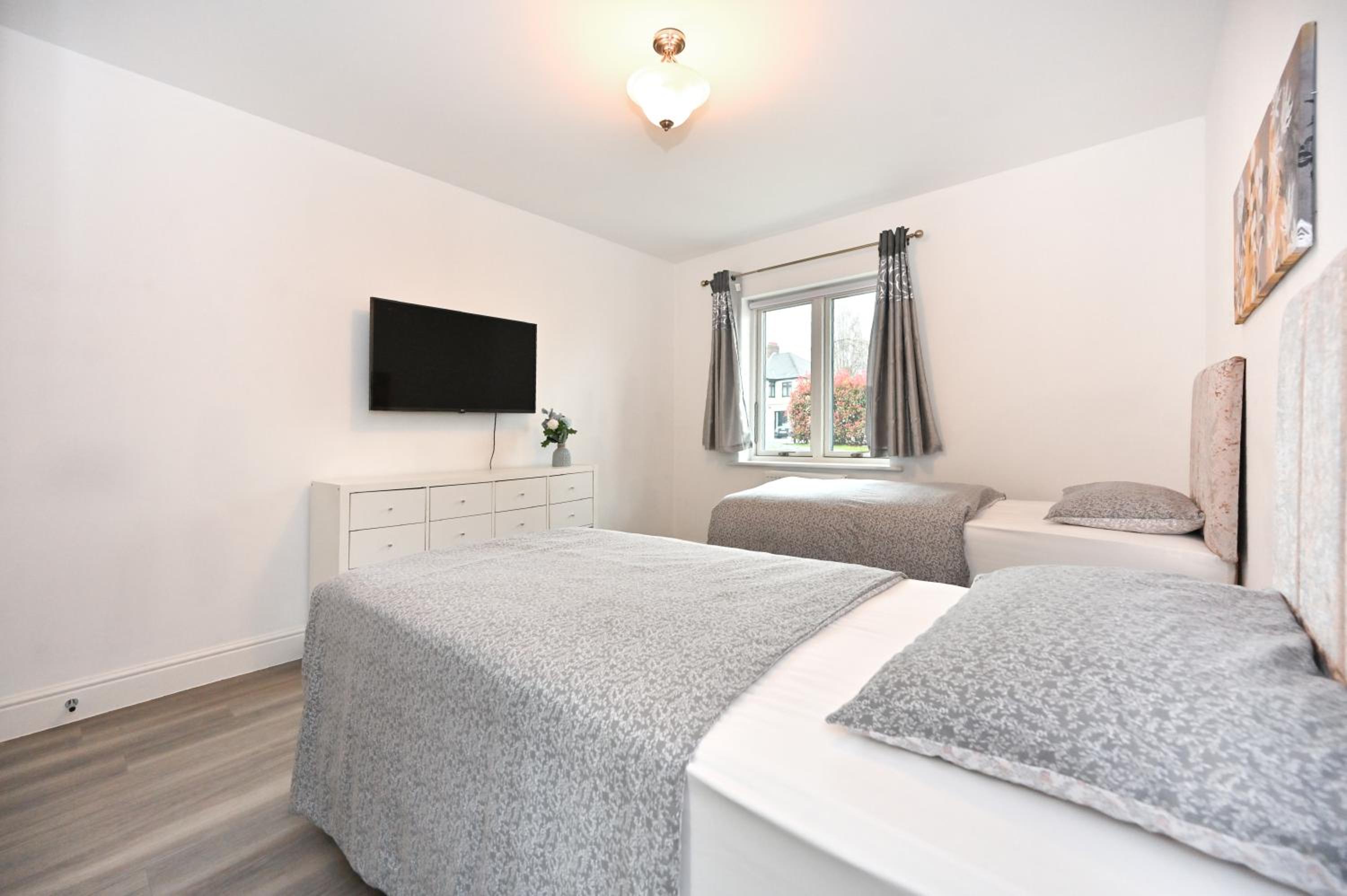 Luxury 2Bedroom - 2Bath - Prime location - Patio