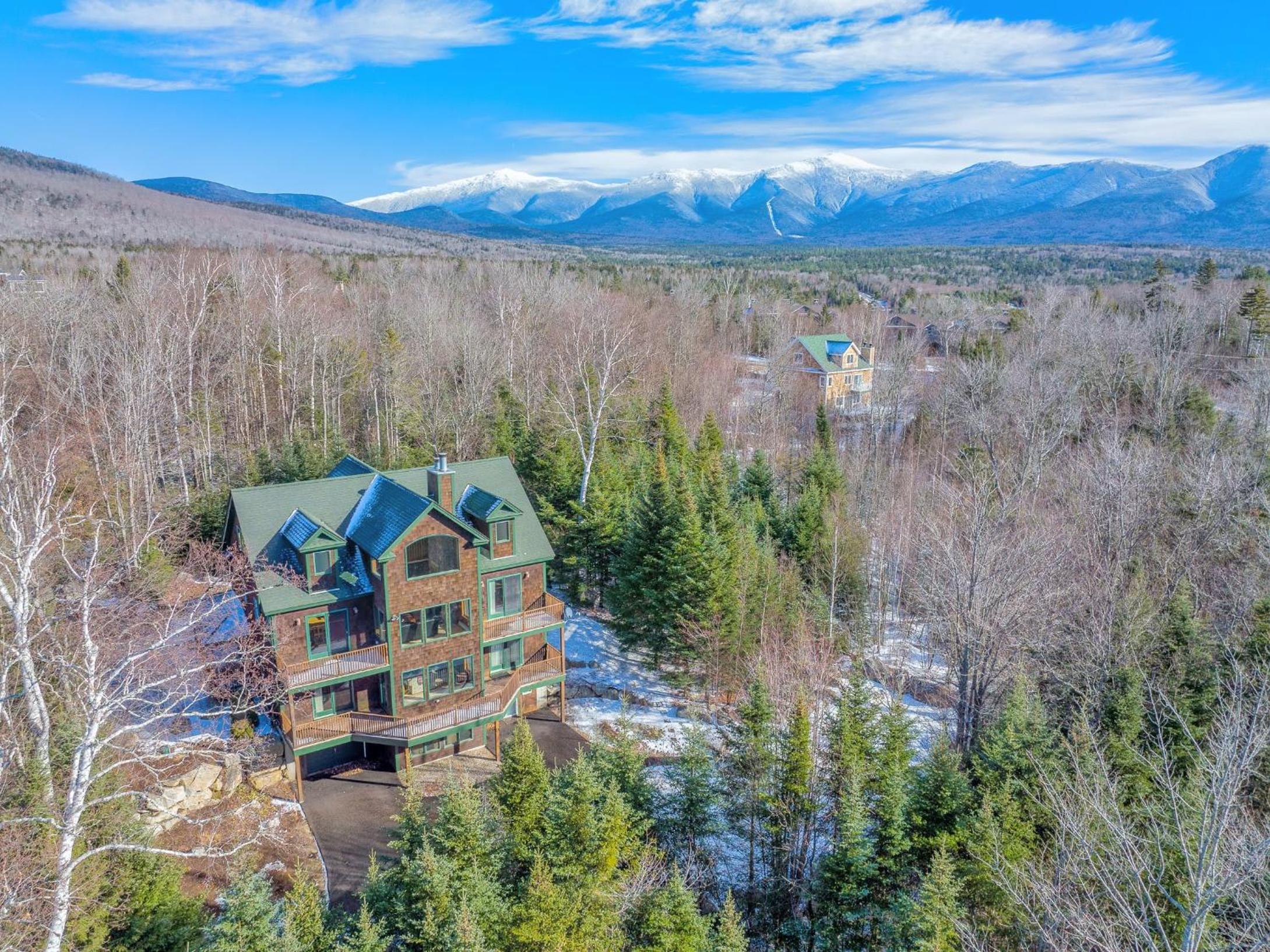 Spacious private home, ski views, pool table, ping-pong, privacy, steps to Mt Wash Hotel view 4