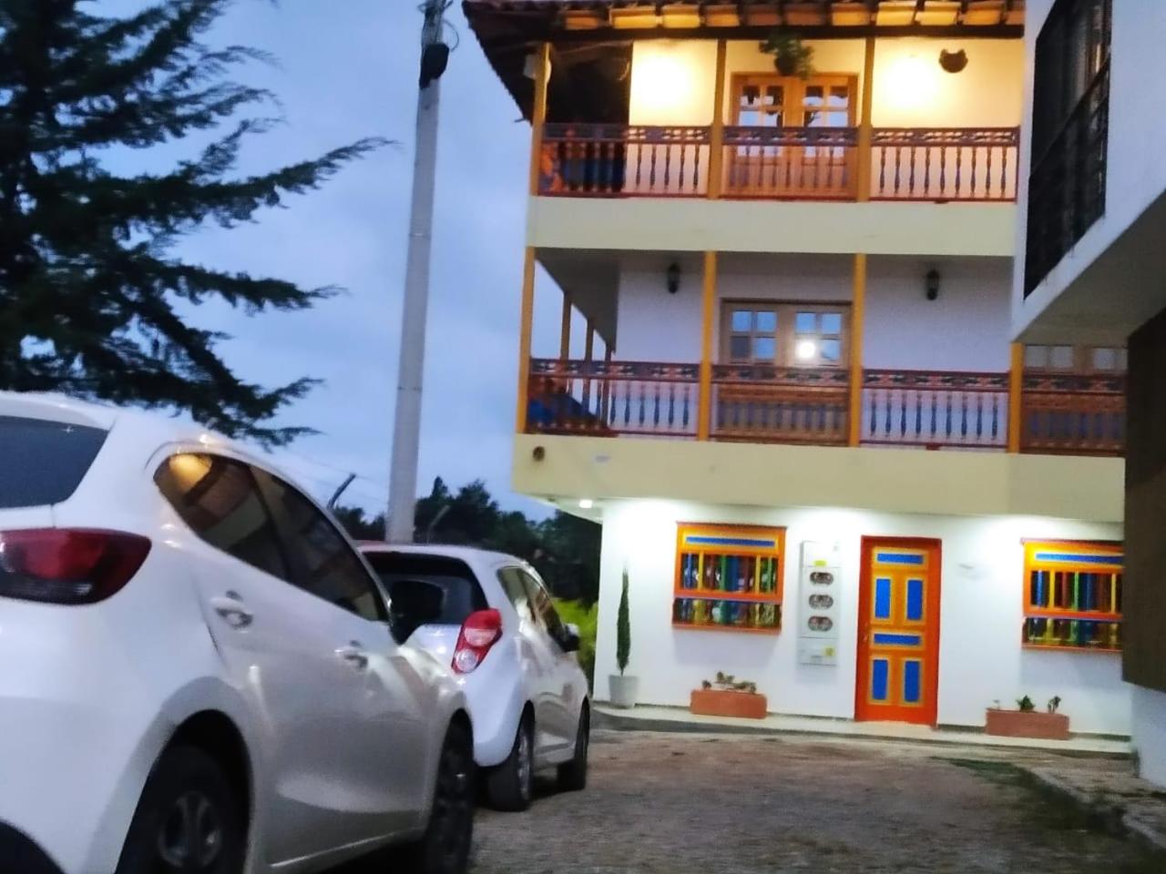Roble Colonial - Apartamentos Deluxe en Guatapé view 4