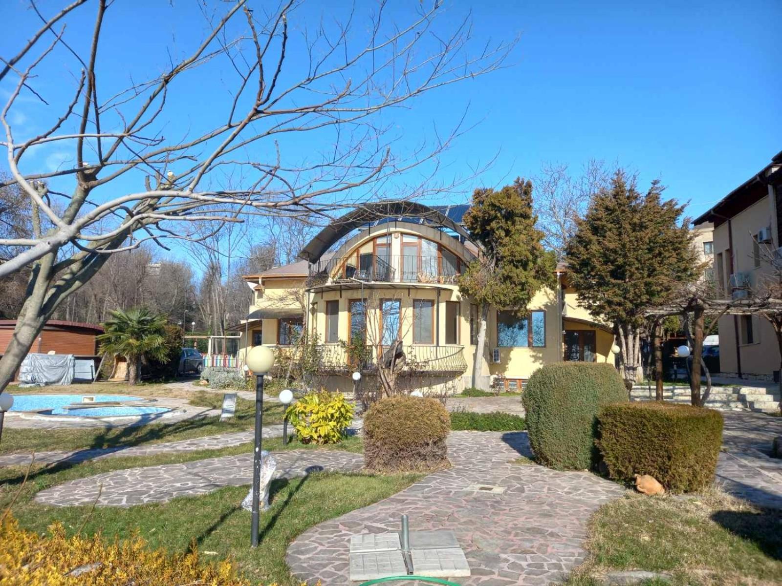 Villa Maxim