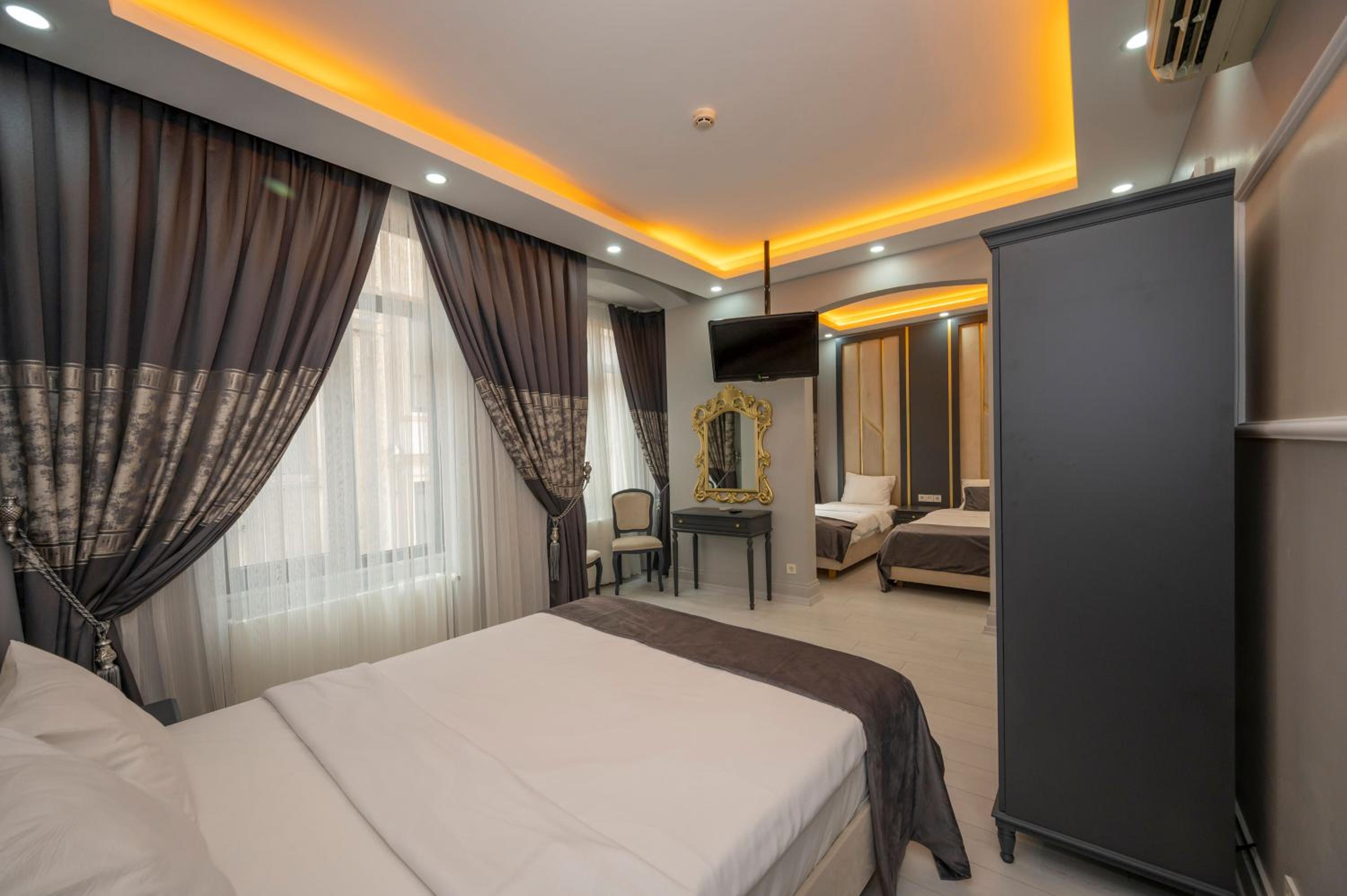 Hotel Next2 becomes Next2 Otel. - Image 47