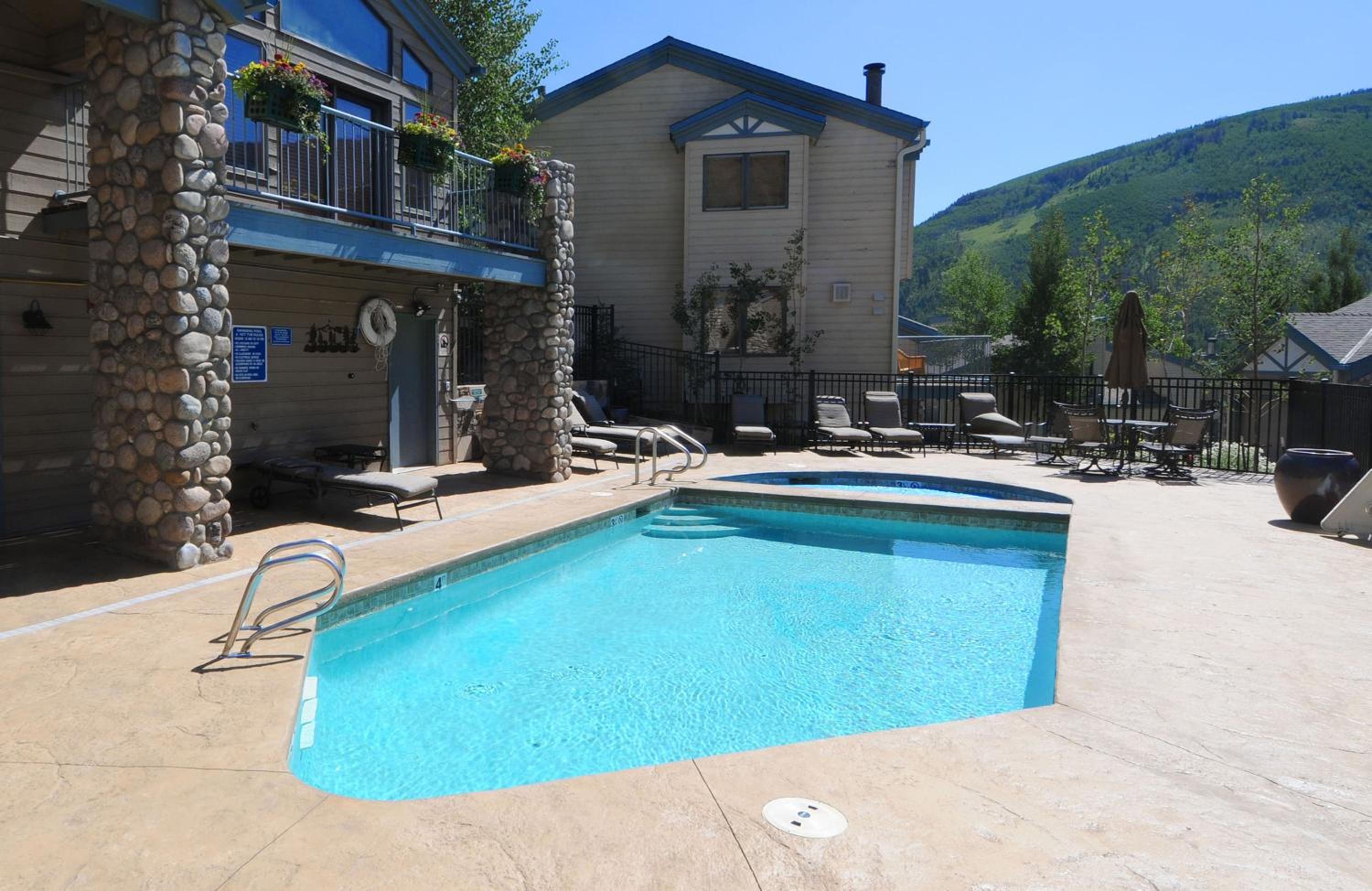 Vail Point 7 townhouse view 3