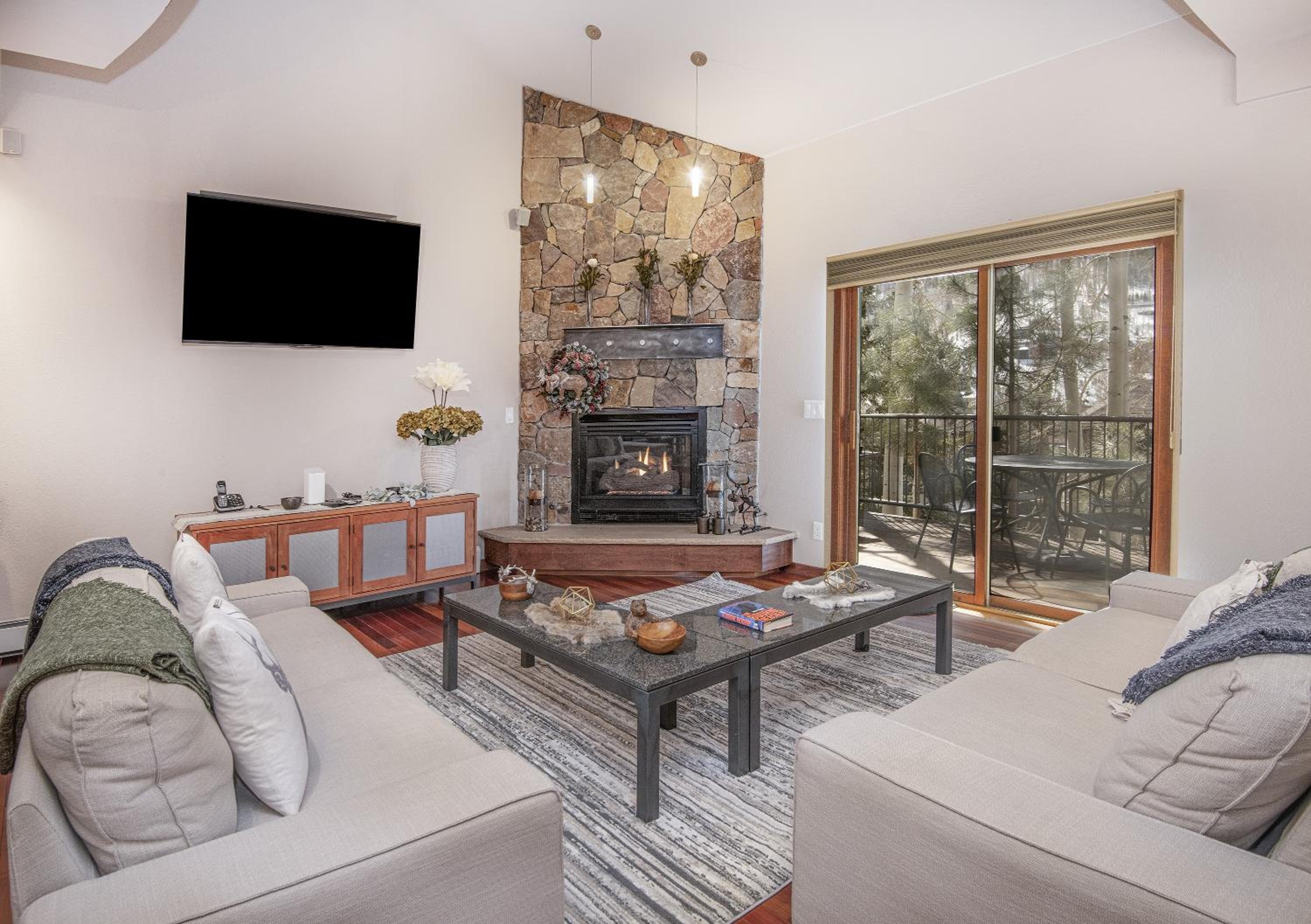 Vail Point 7 townhouse view 5