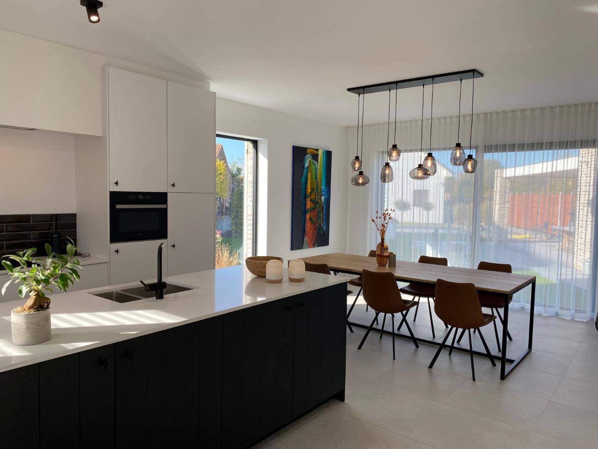 Luna Logies view 2