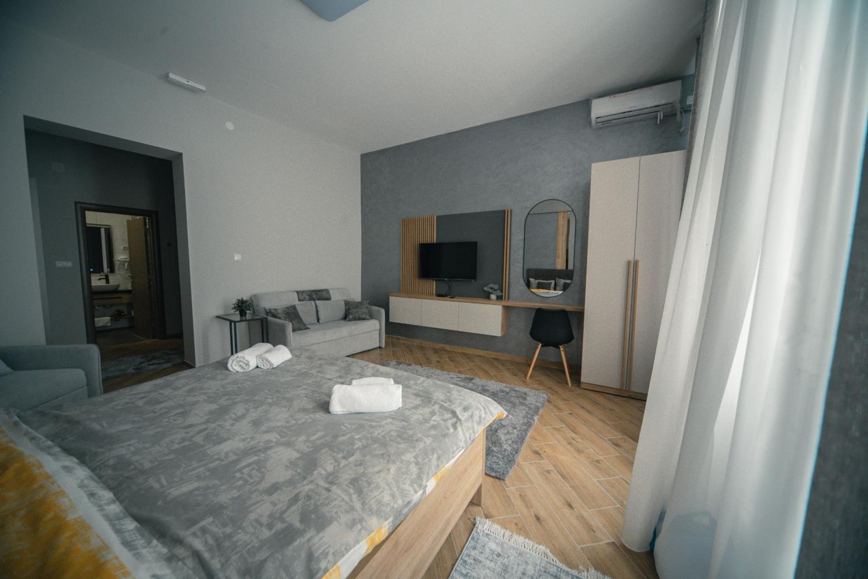 Manoir Apartments City Center