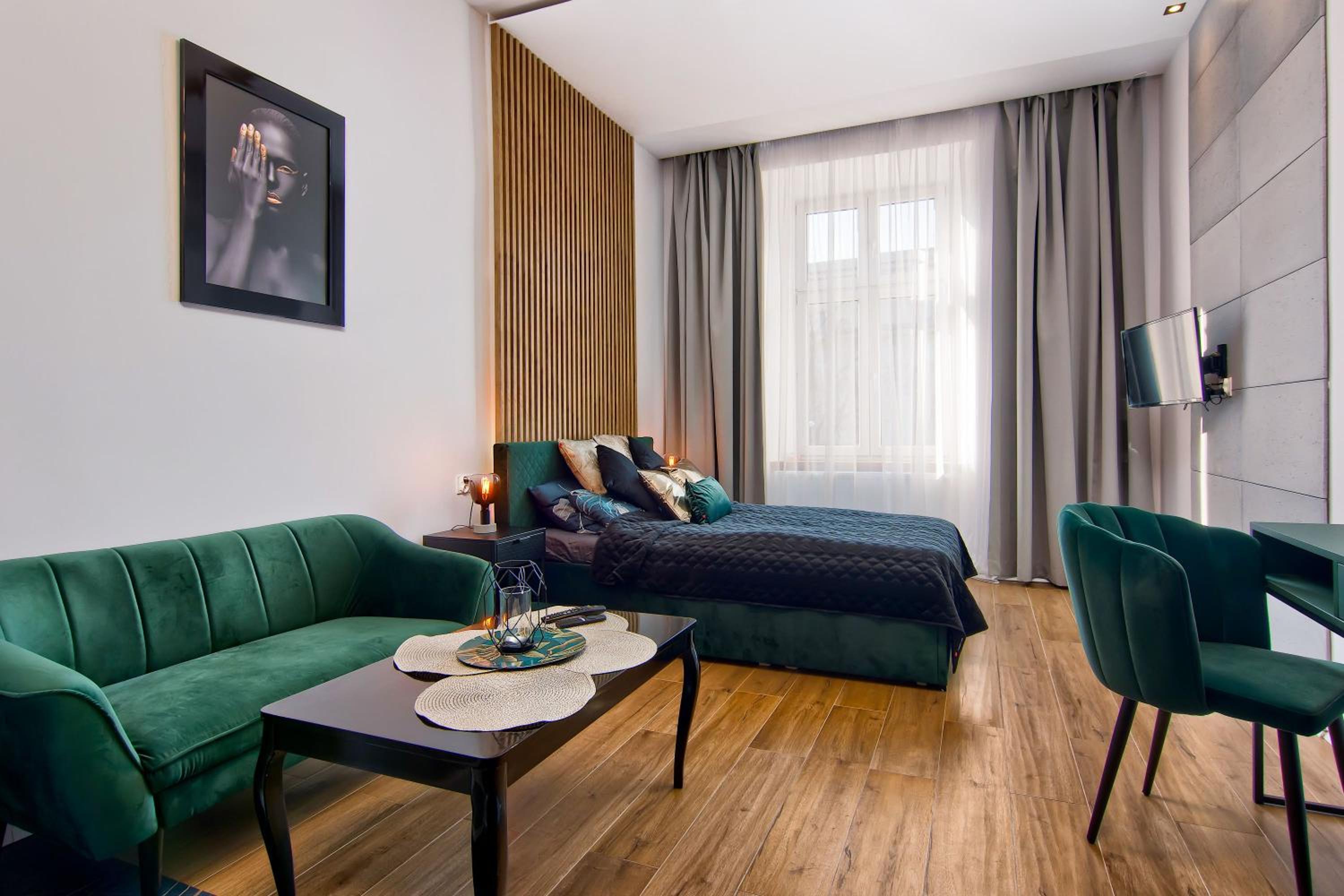 Hotel Apartament czarny z jacuzzi - Image 1