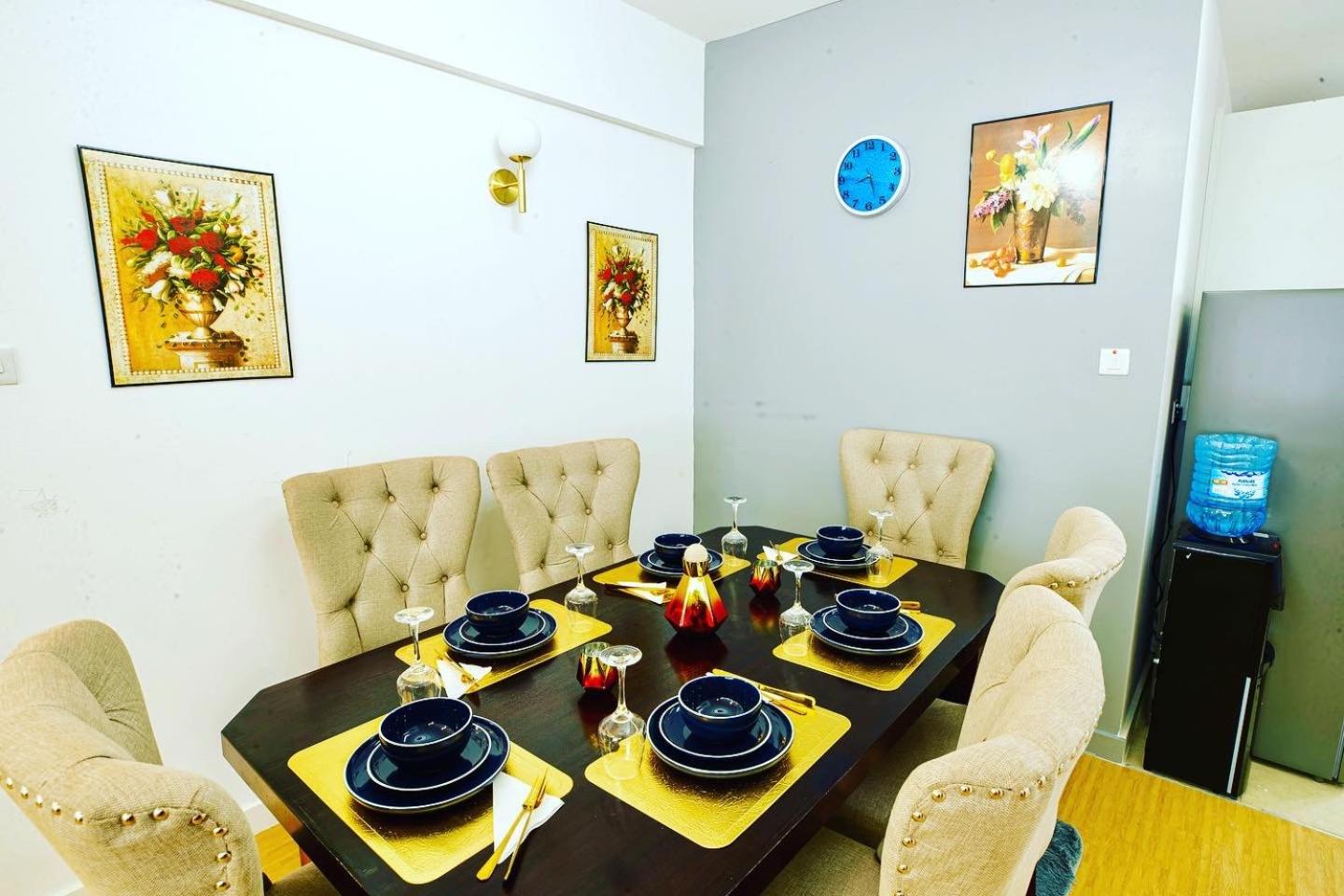 COZY 3-BEDROOM SERVICED APARTMENT IN LAVINGTON BY COZY HOMEs photo 5
