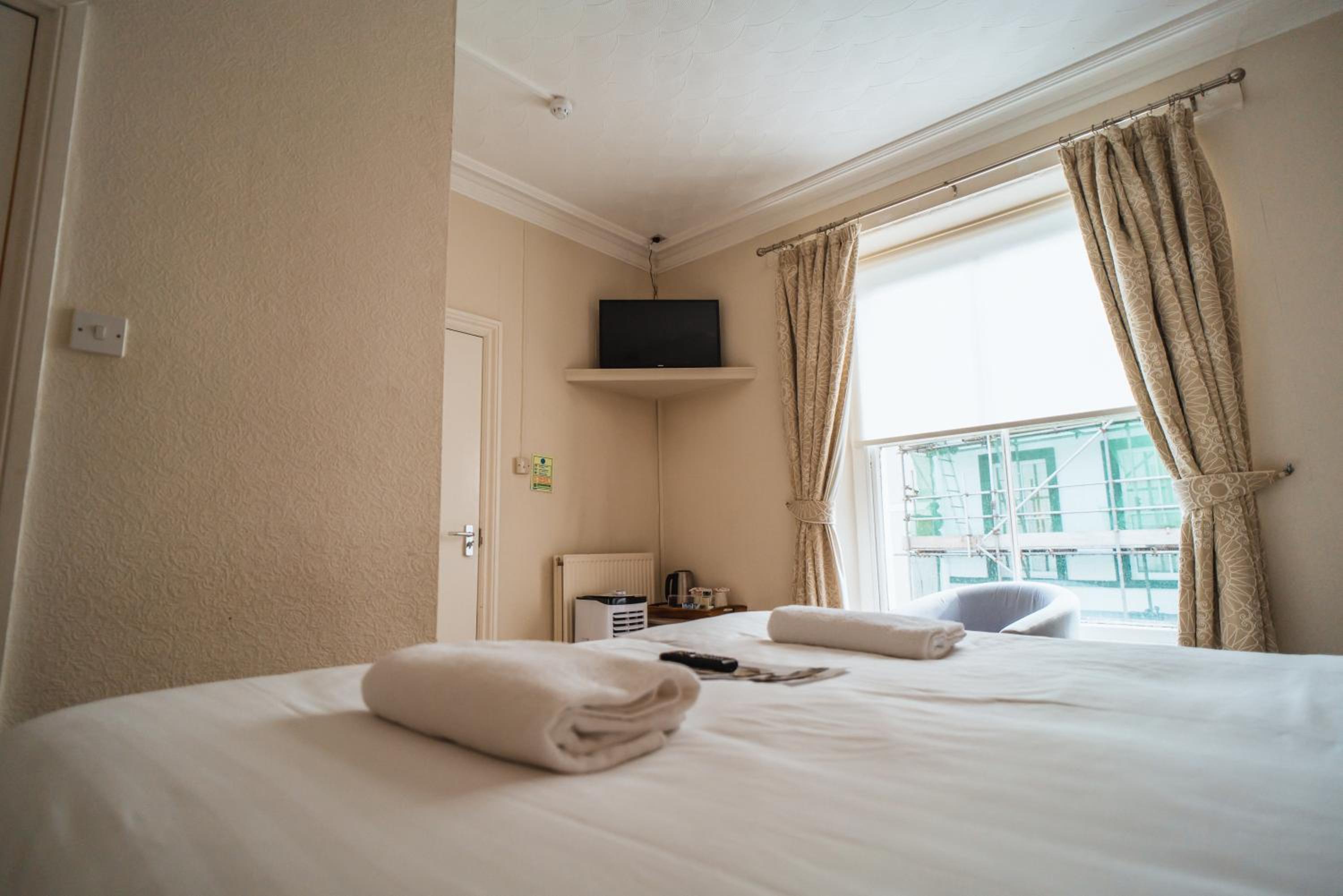 Johnny Dough's Conwy with Rooms