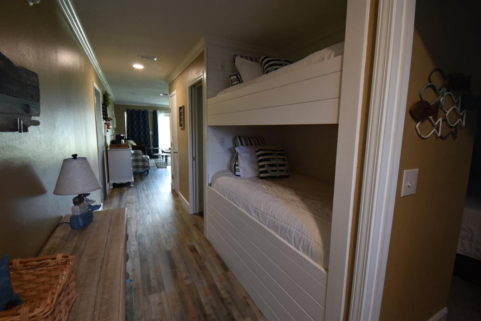 Hotel Seacove 8B - Image 1