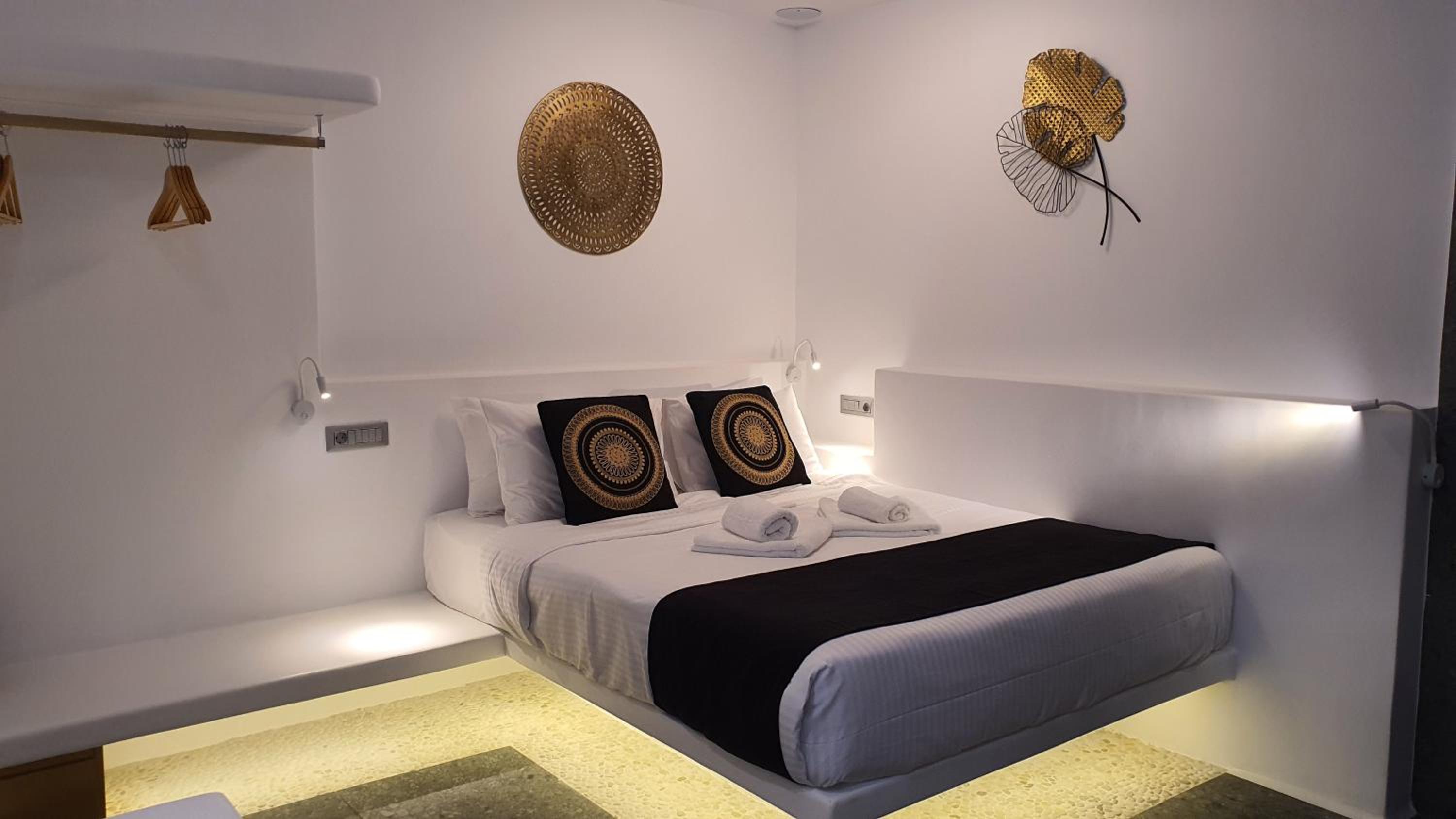 Mykonos Double Luxury Suites Collection-With External Hot spa Adults only