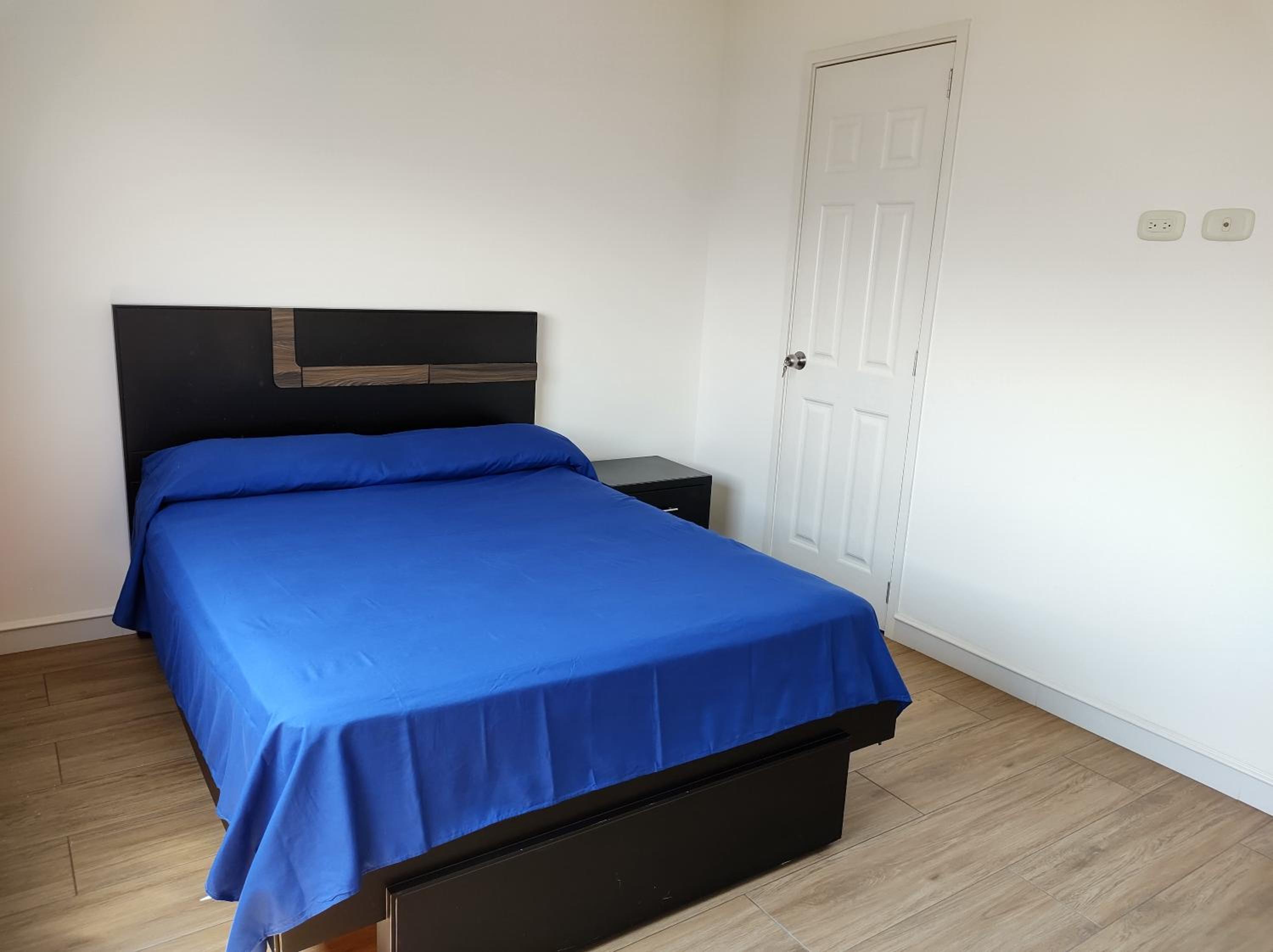 Hermoso Apartamento con vista a todo Medellín view 4