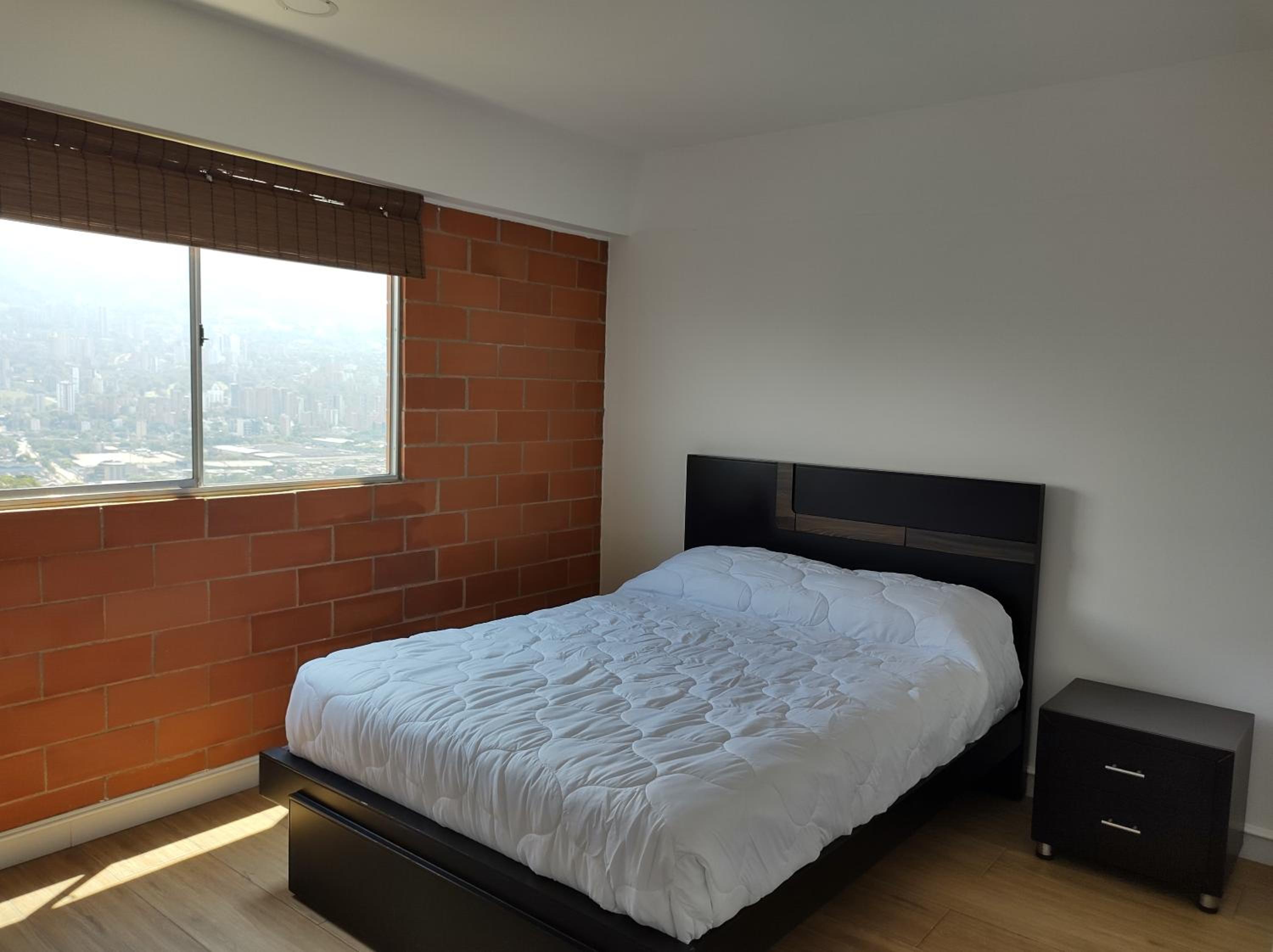 Hermoso Apartamento con vista a todo Medellín view 2