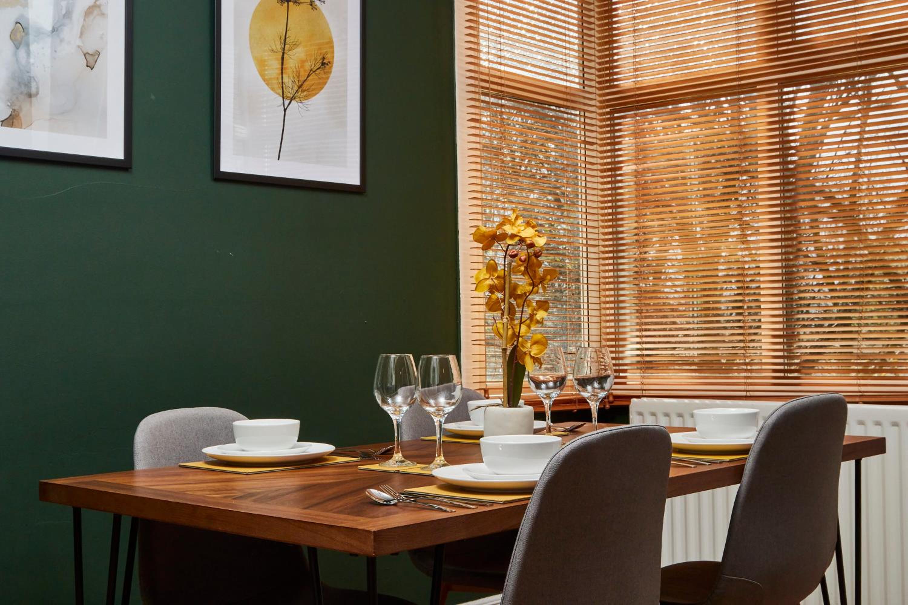 Gateshead Vacations - Stylish 2 Bedroom Flat - Close To Newcastle City Centre - Property Image 11